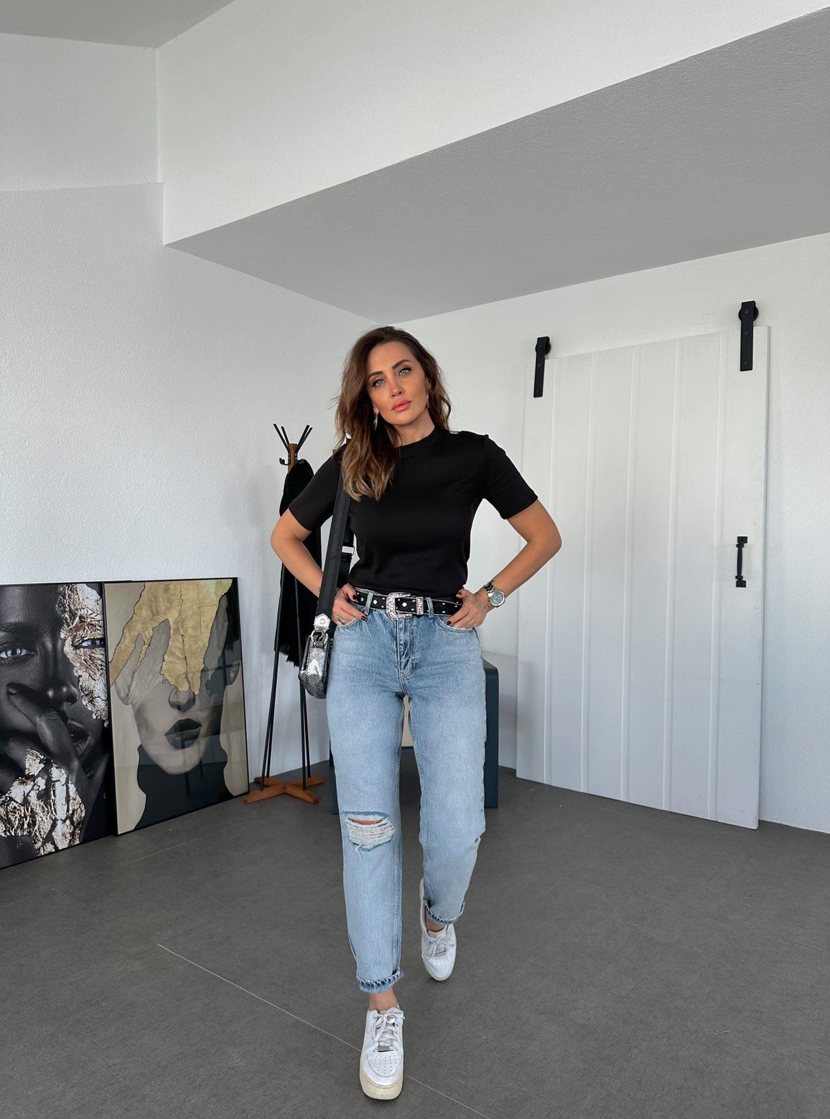 Mavi Yırtık Detaylı Premium Jean