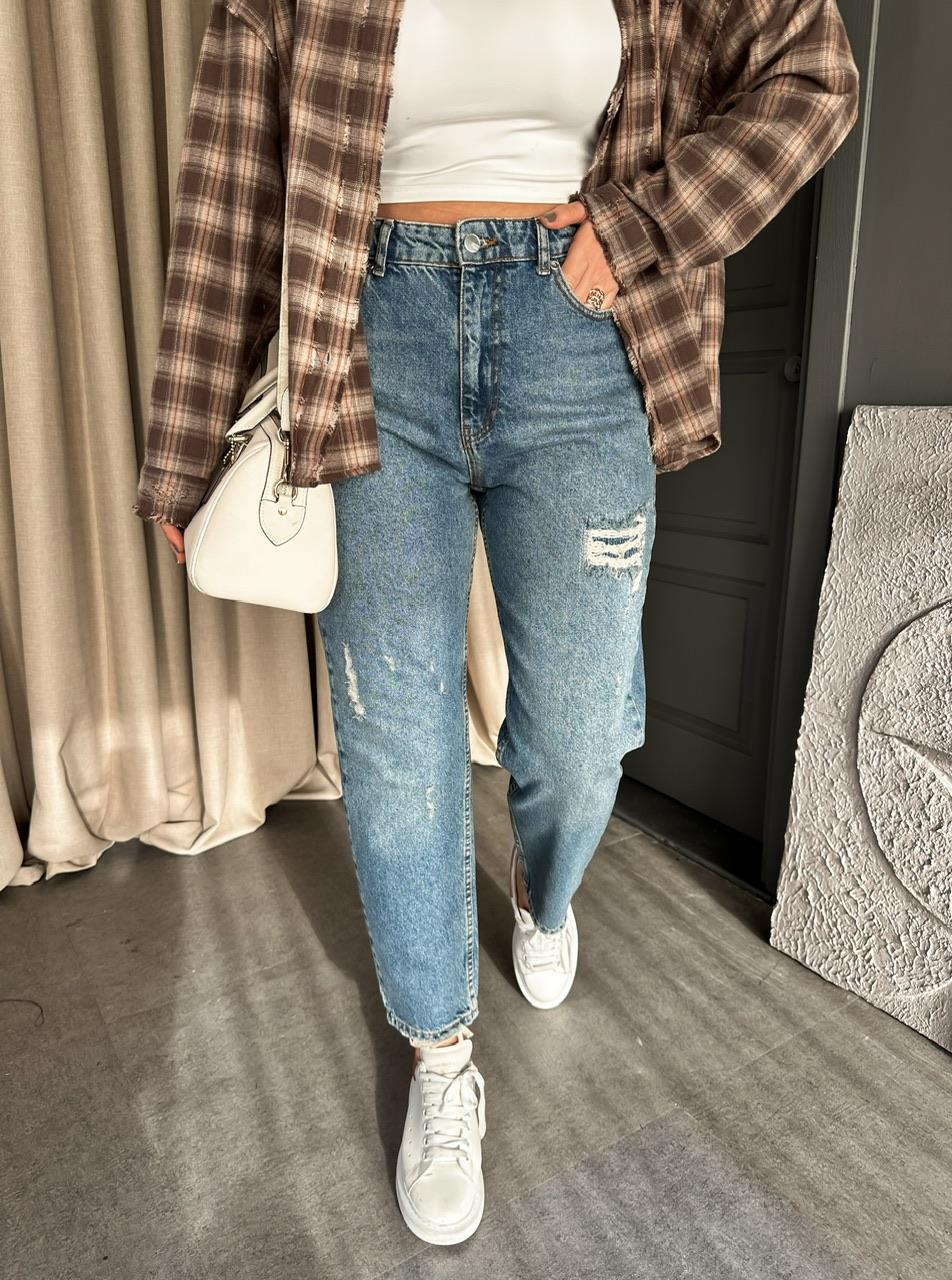 Mavi Yırtık Parçalı Mom Jean