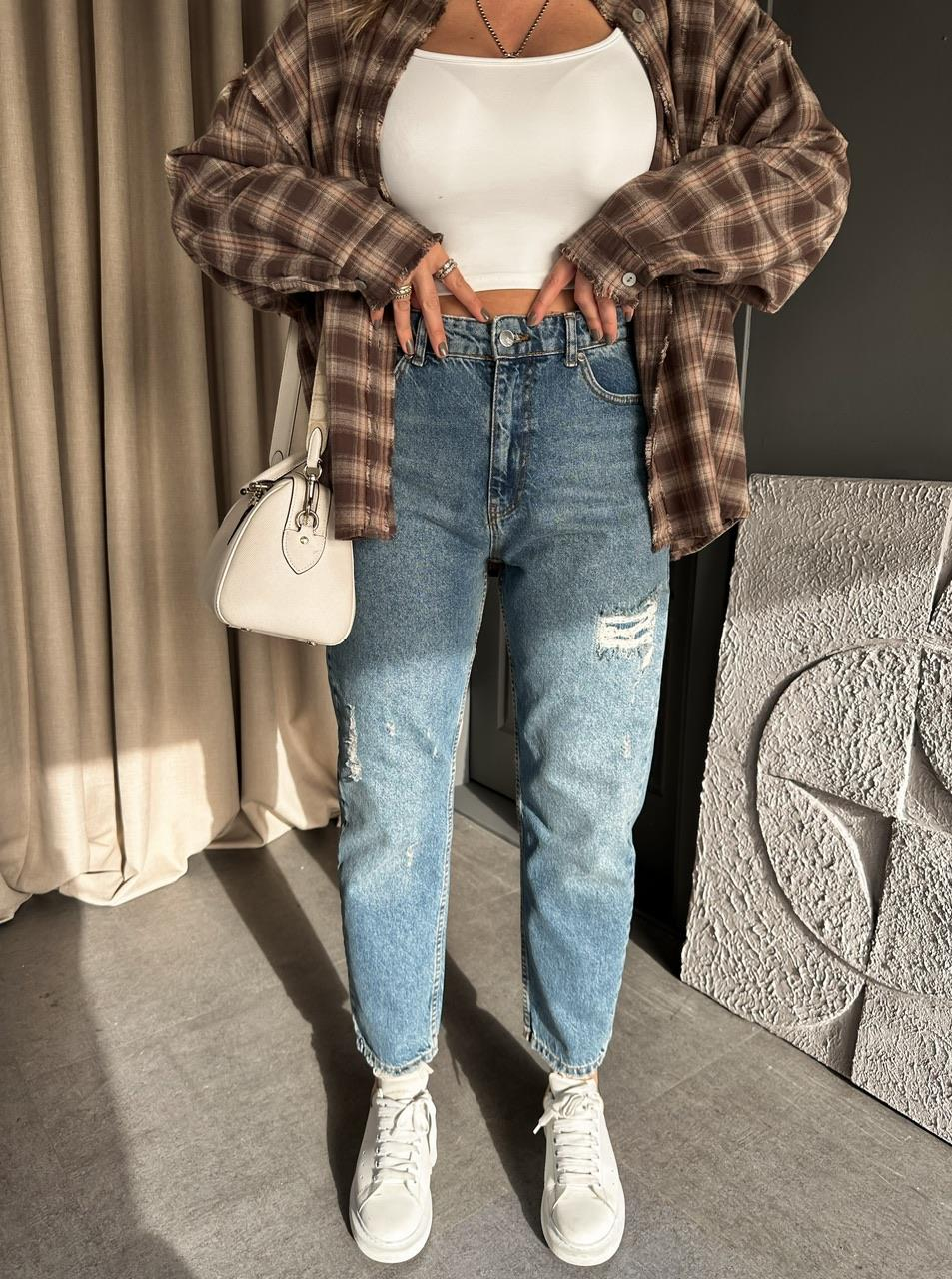 Mavi Yırtık Parçalı Mom Jean
