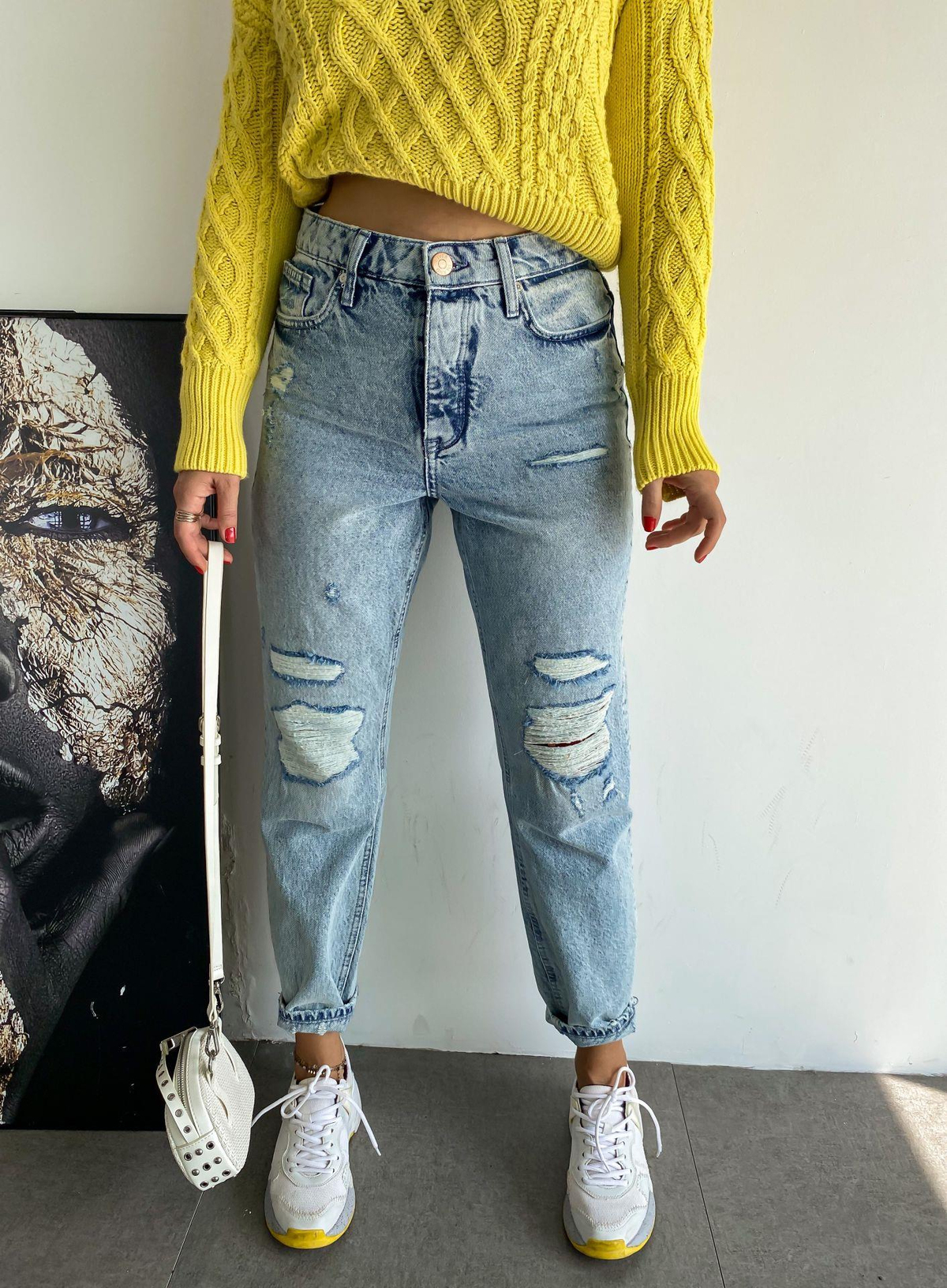 Mavi Yırtıklı Yama Detaylı Jean