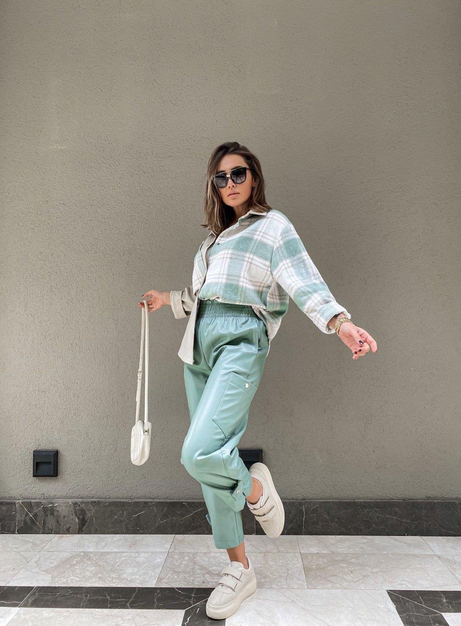 Mint Yeşil Çıtçıtlı Deri Pantolon