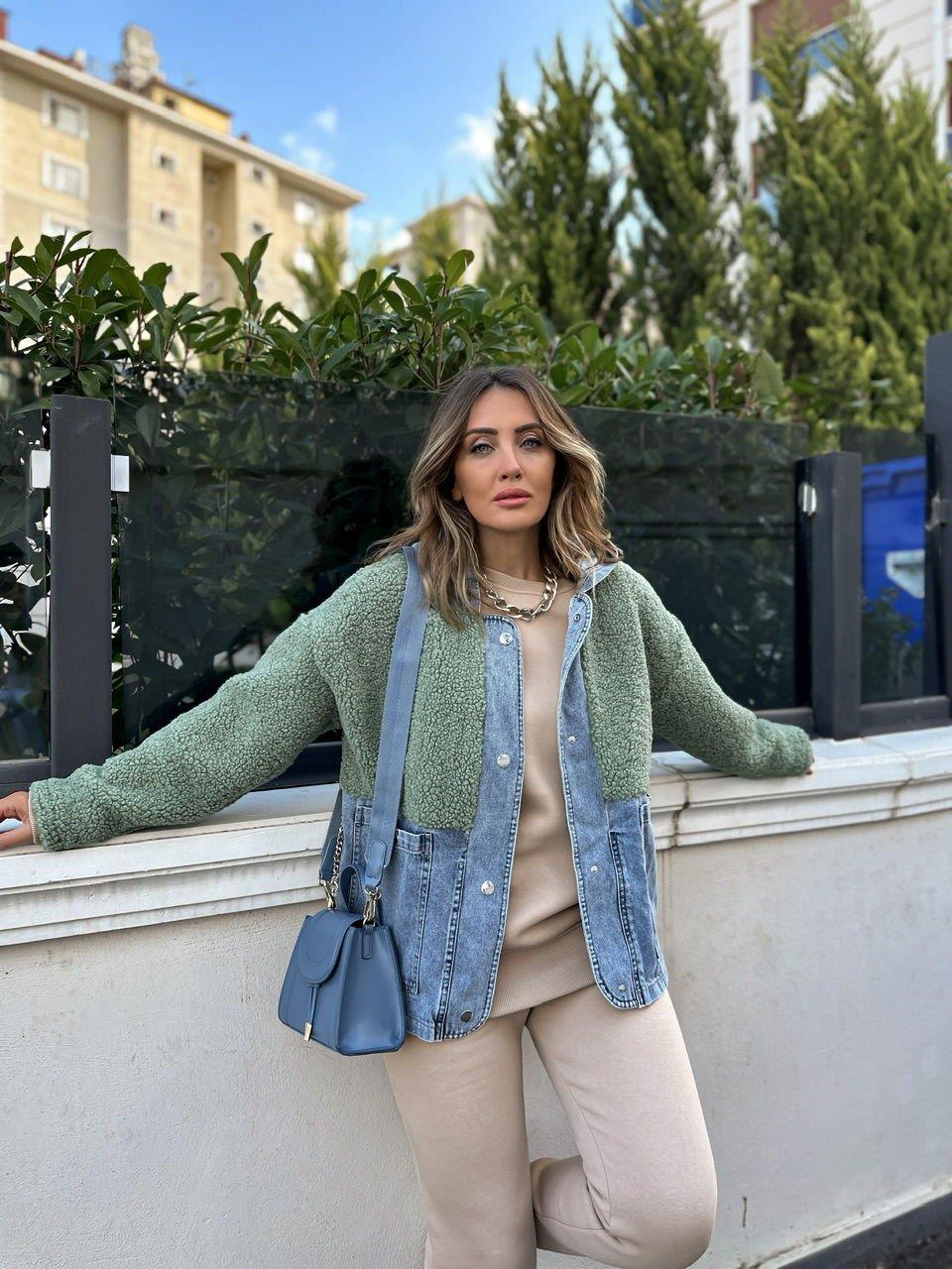 Mint Yeşil Peluş Kot Detaylı Mont