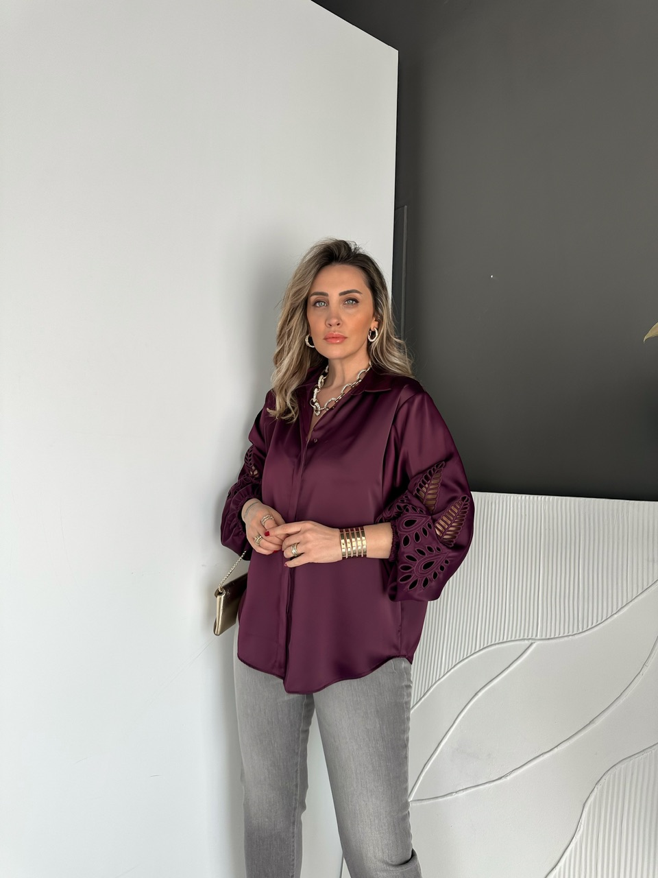 Mürdüm Saten Balon Kol Nakışlı Gömlek