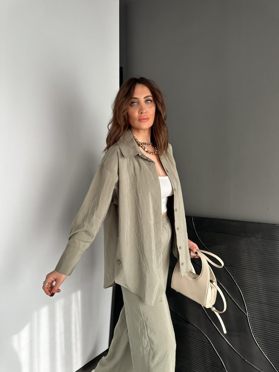 Natural Yeşil Gömleği Çıtçıtlı Şık Takım