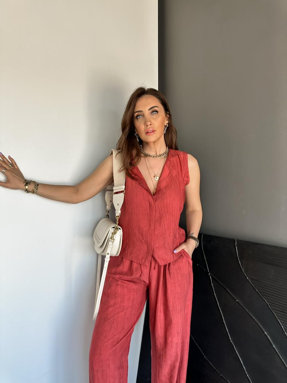 Naturel Kırmızı Taşlanmış Gizli Düğmeli Takım