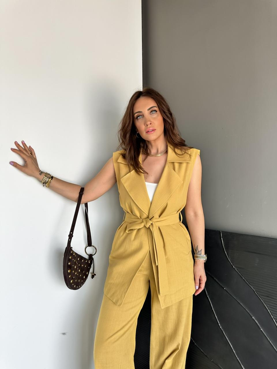 Naturel Sarı Yeleği Kuşaklı Keten Takım