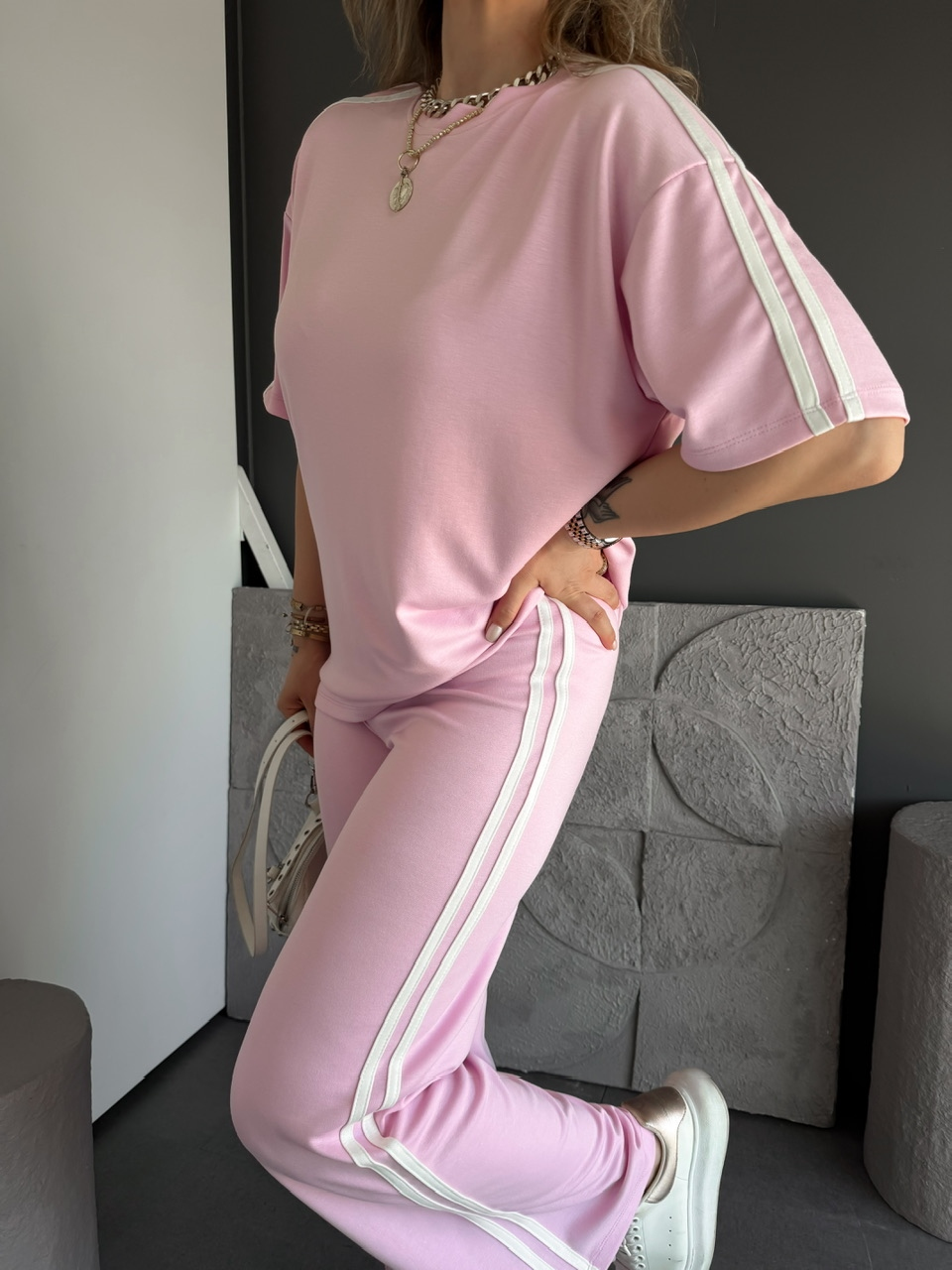 Pembe Beyaz Biyeli Modal Basic Takım