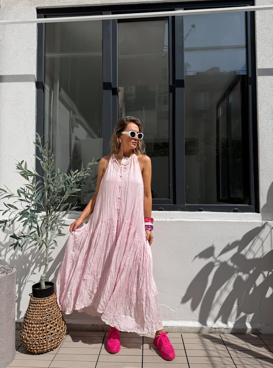 Pembe Buruşuk Kumaş Halter Yaka Elbise