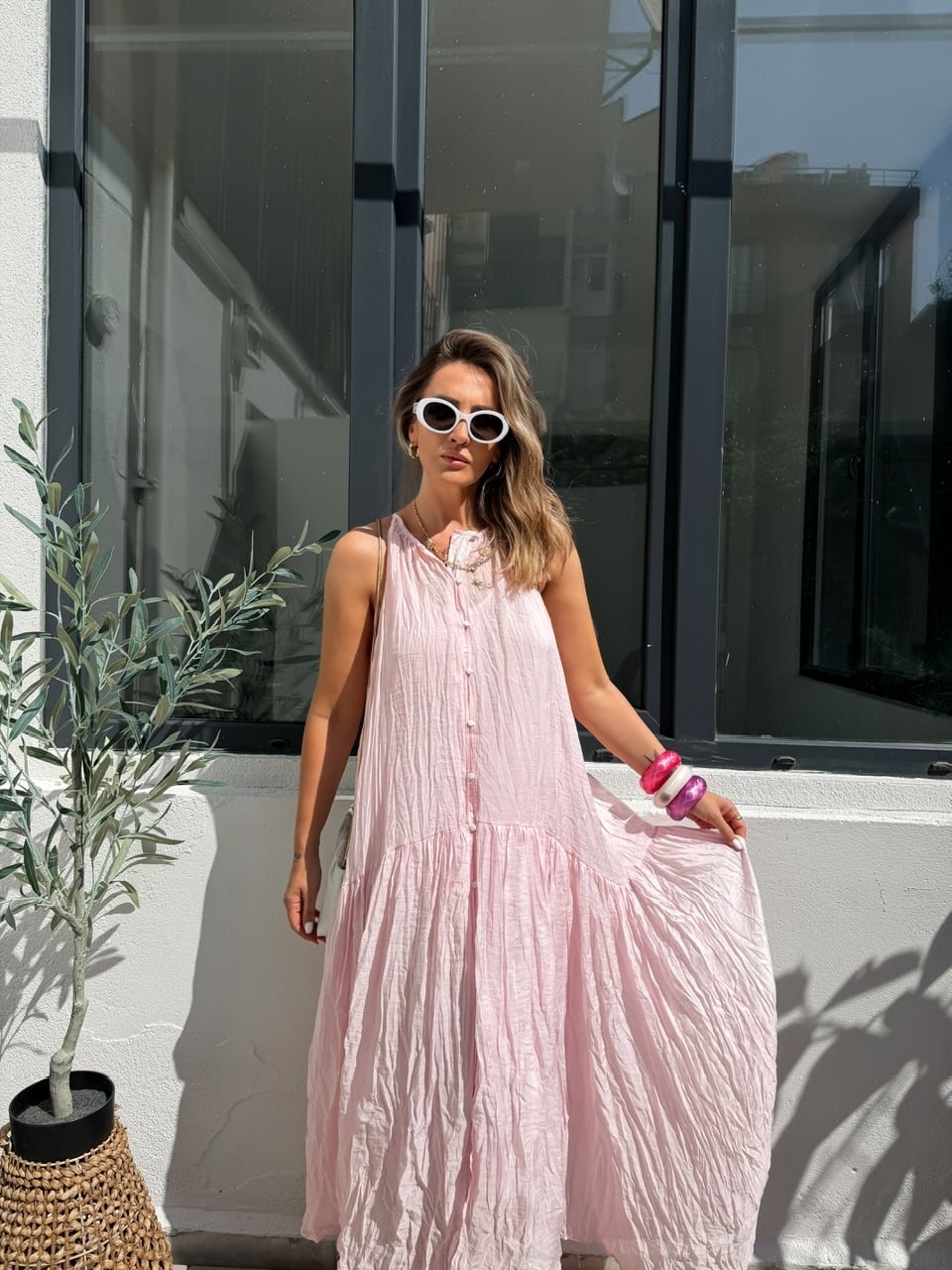 Pembe Buruşuk Kumaş Halter Yaka Elbise