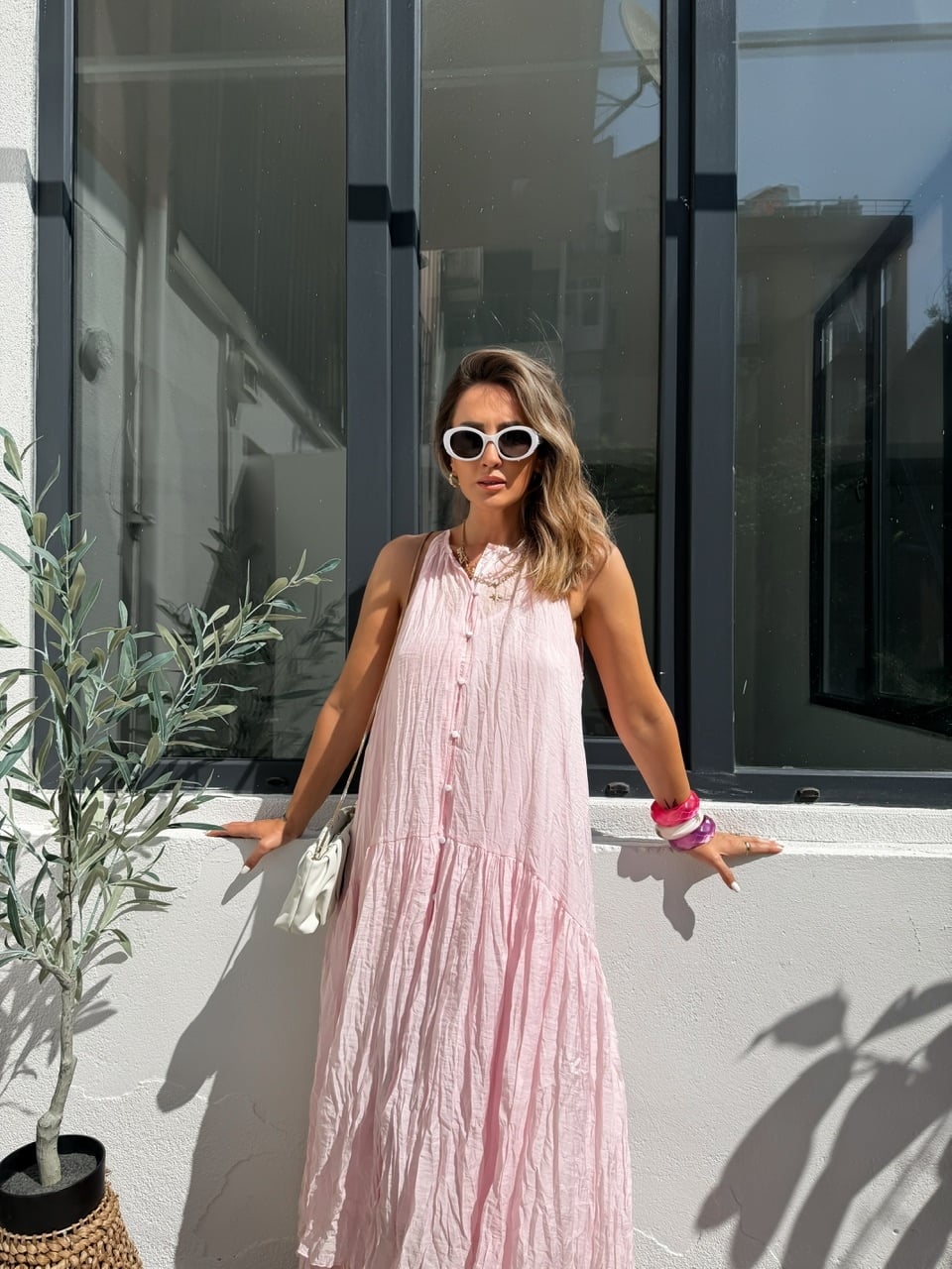 Pembe Buruşuk Kumaş Halter Yaka Elbise