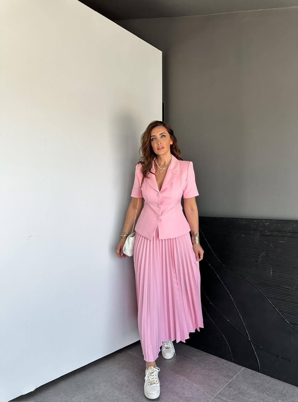 Pembe Ceketli Pileli Etekli Takım