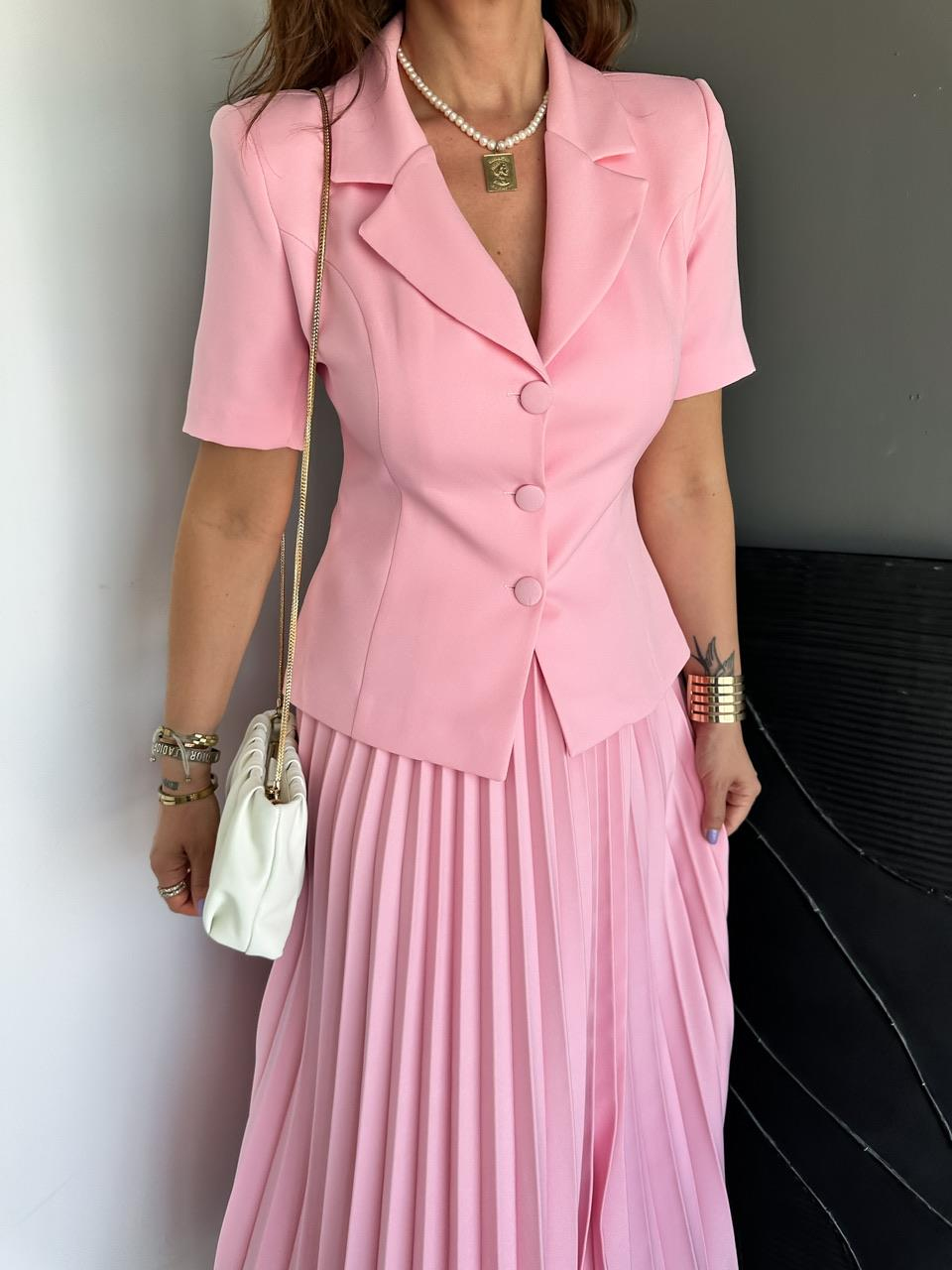 Pembe Ceketli Pileli Etekli Takım