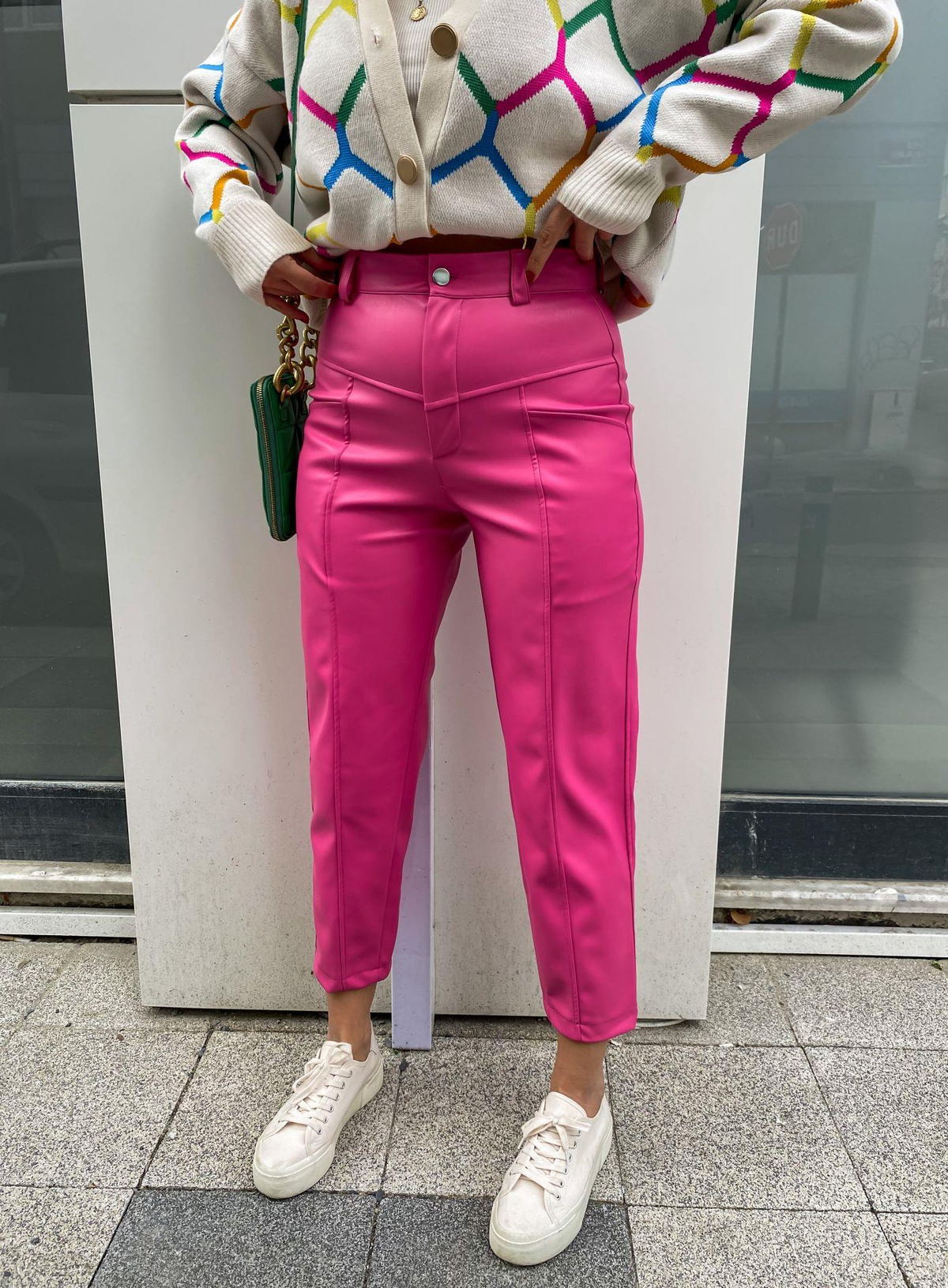 Pembe Dikişli Cep Detaylı Deri Pantolon