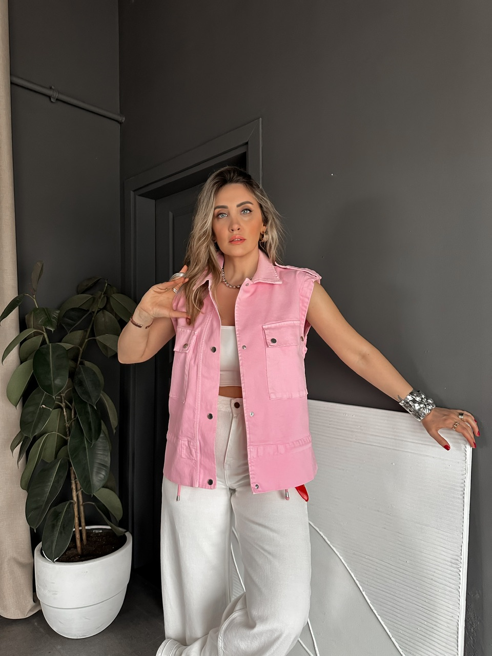 Pembe Eteği Büzgülü Kot Yelek
