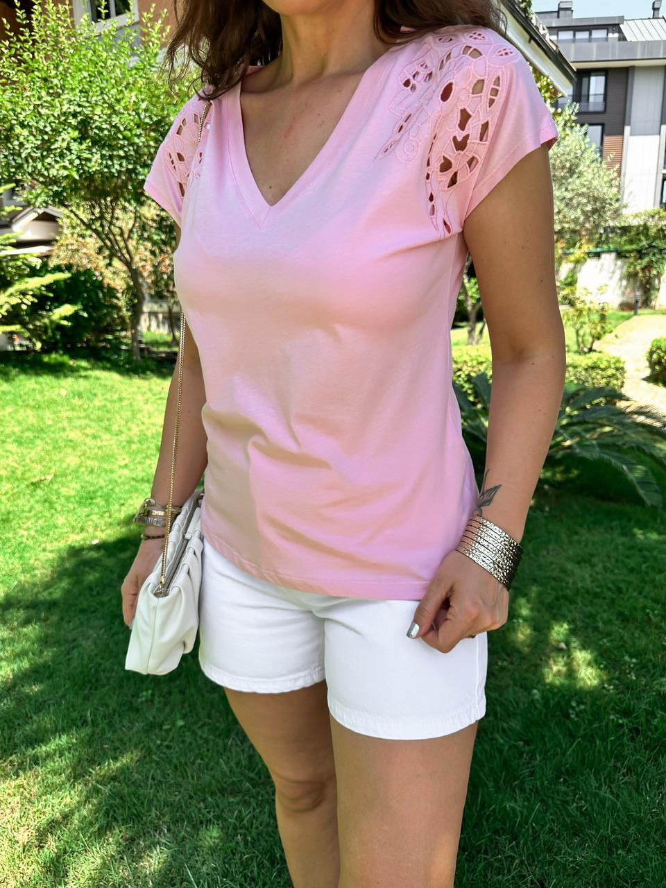 Pembe Omuzları Fistolu Orijinal Tshirt