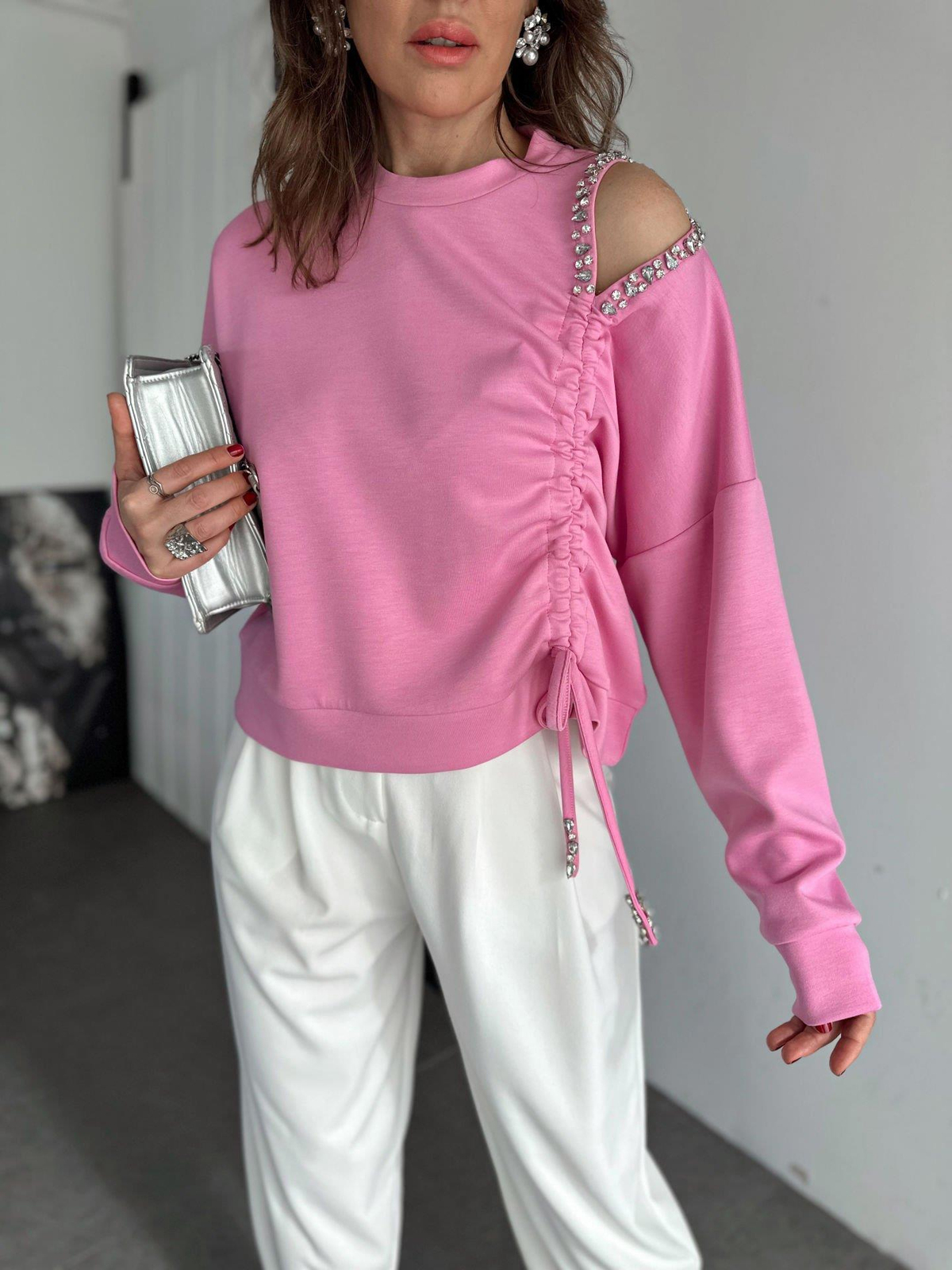 Pembe Omzu Taşlı Büzgülü Sweatshirt