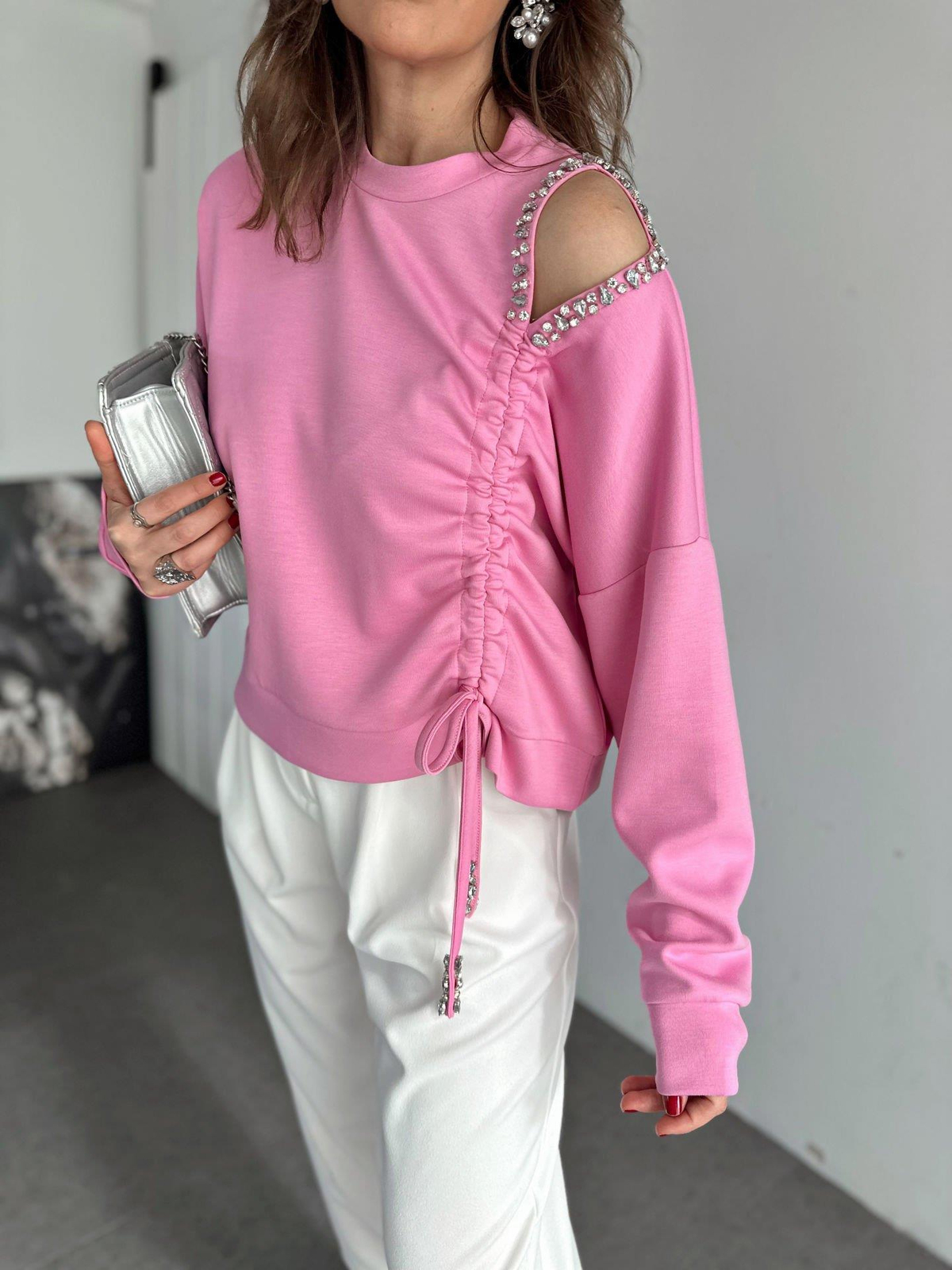 Pembe Omzu Taşlı Büzgülü Sweatshirt