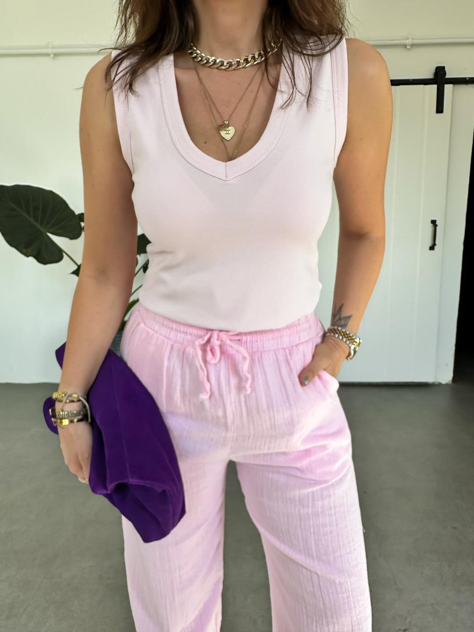Pembe V Yaka Pamuklu Tshirt