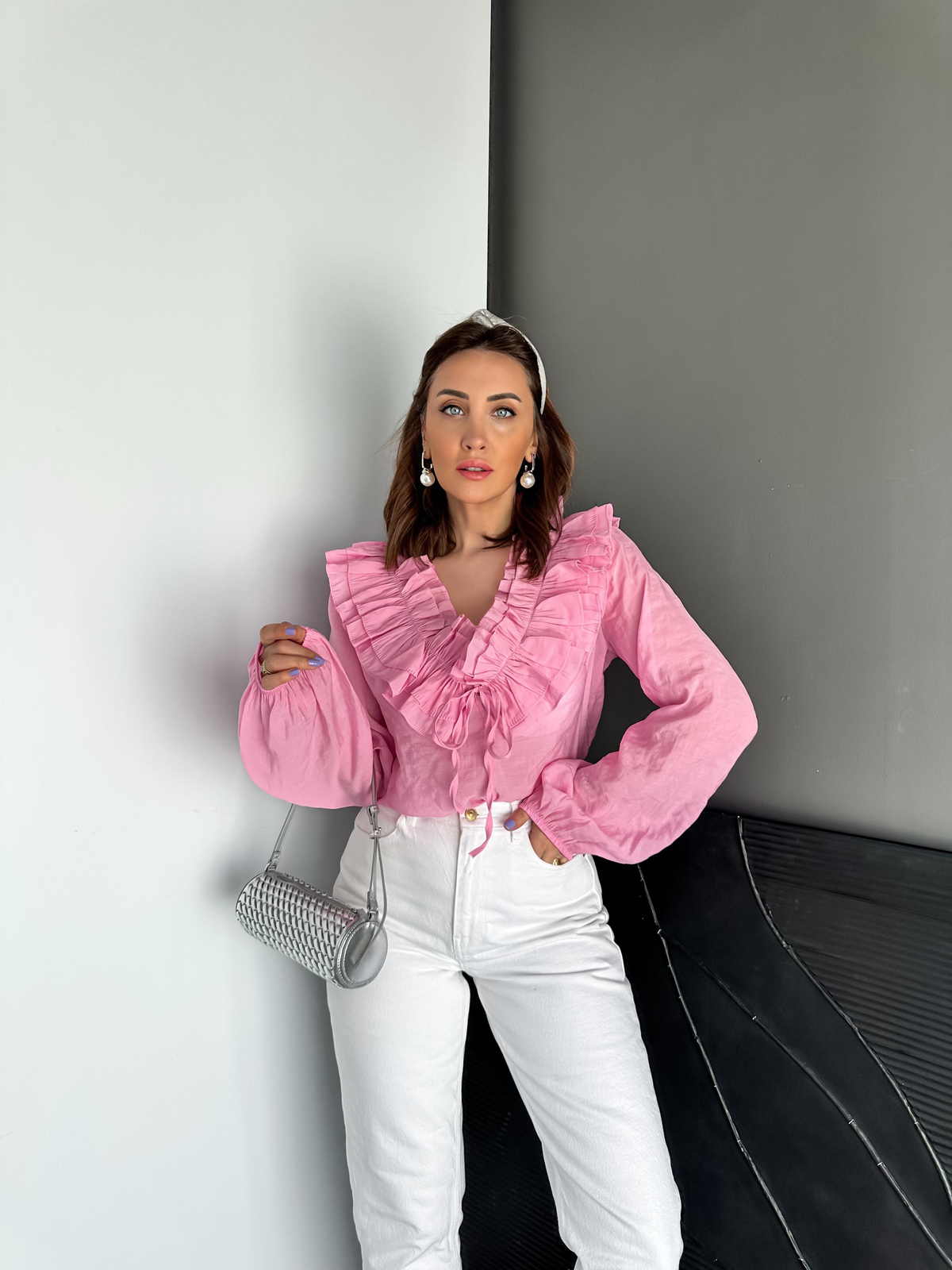 Pembe Yakası Fırfırlı İpli Bluz