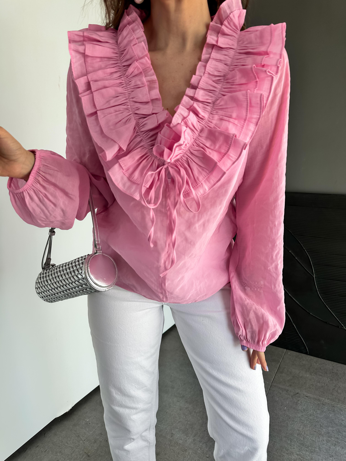 Pembe Yakası Fırfırlı İpli Bluz