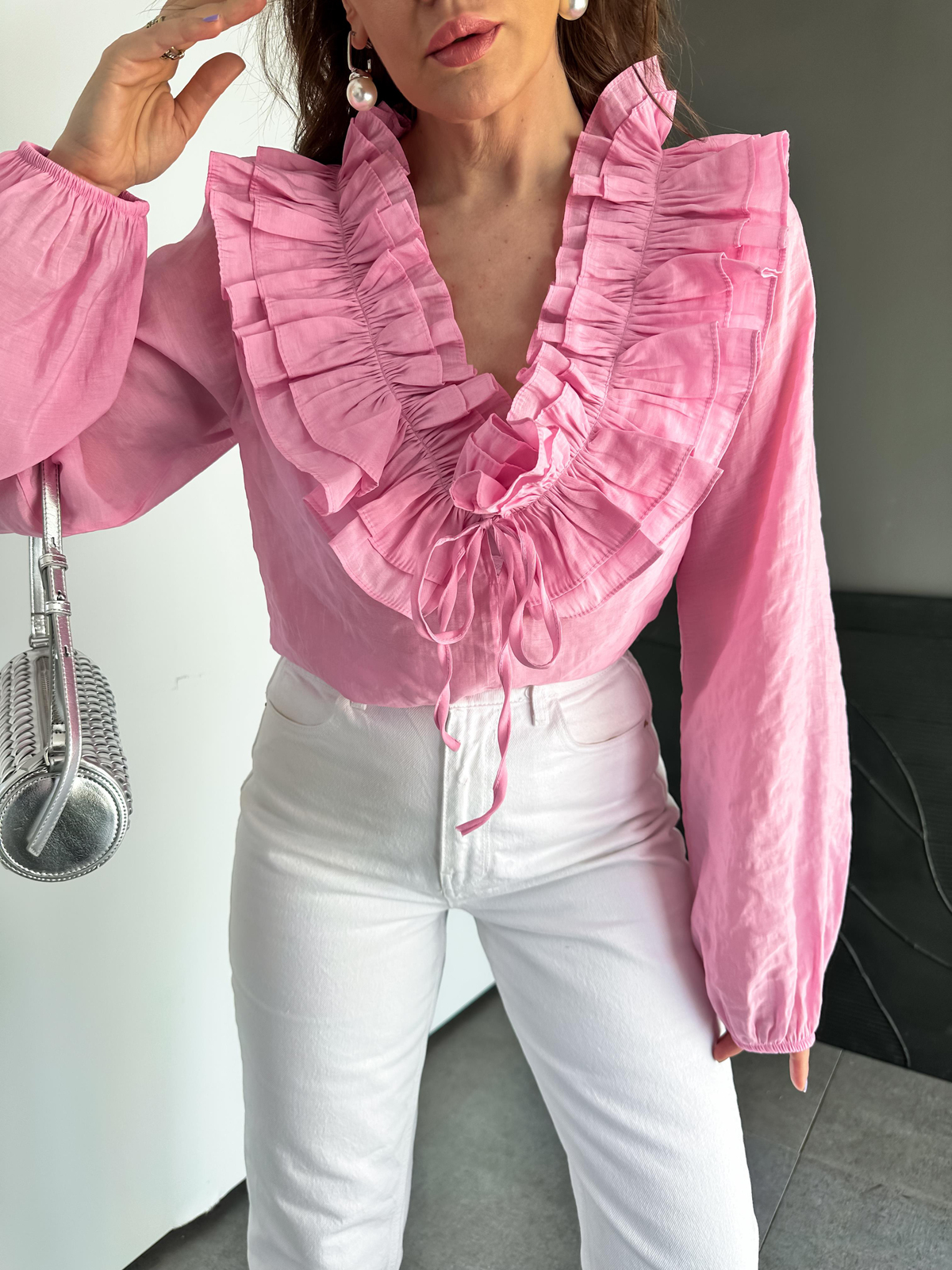 Pembe Yakası Fırfırlı İpli Bluz