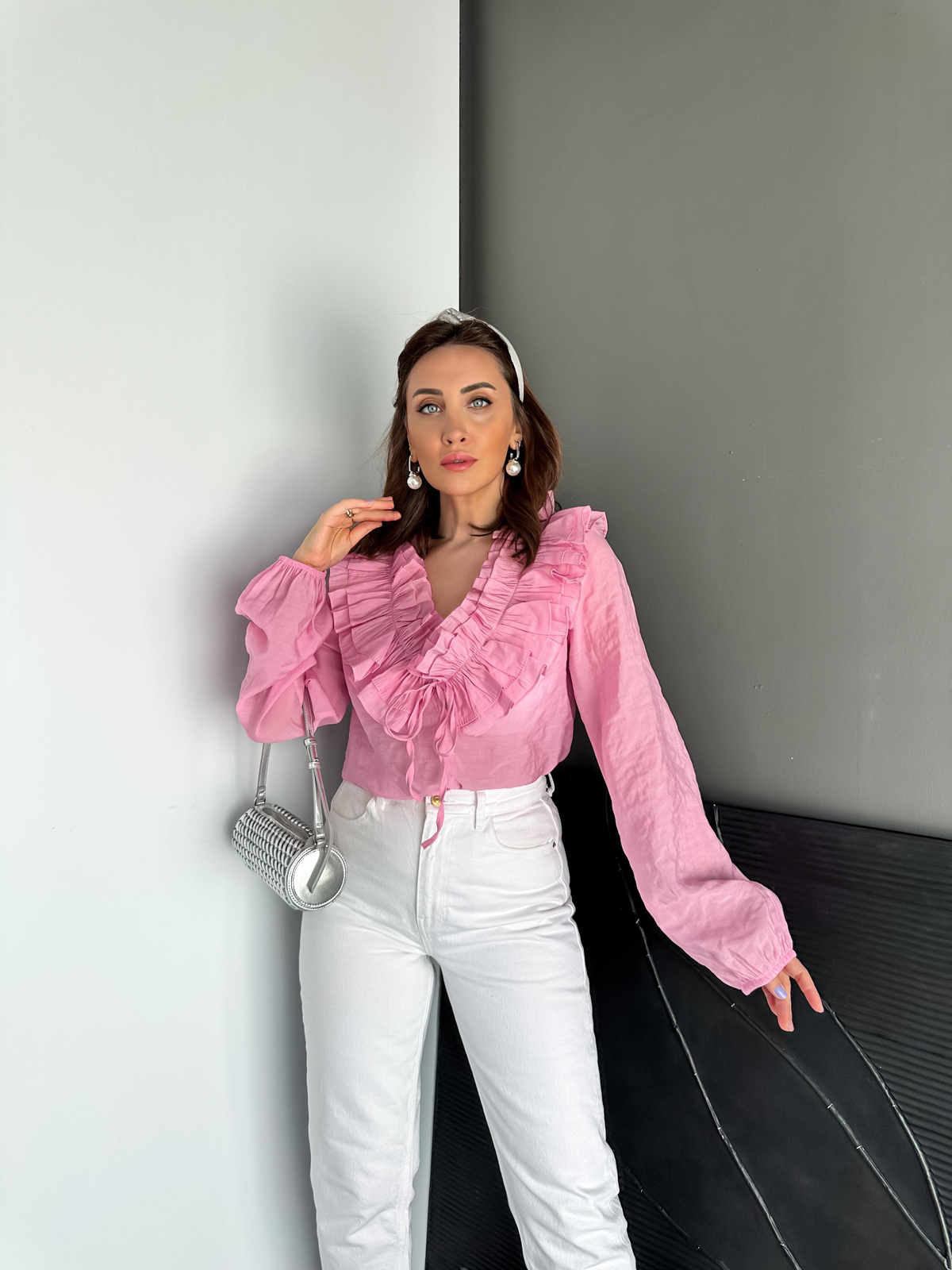 Pembe Yakası Fırfırlı İpli Bluz