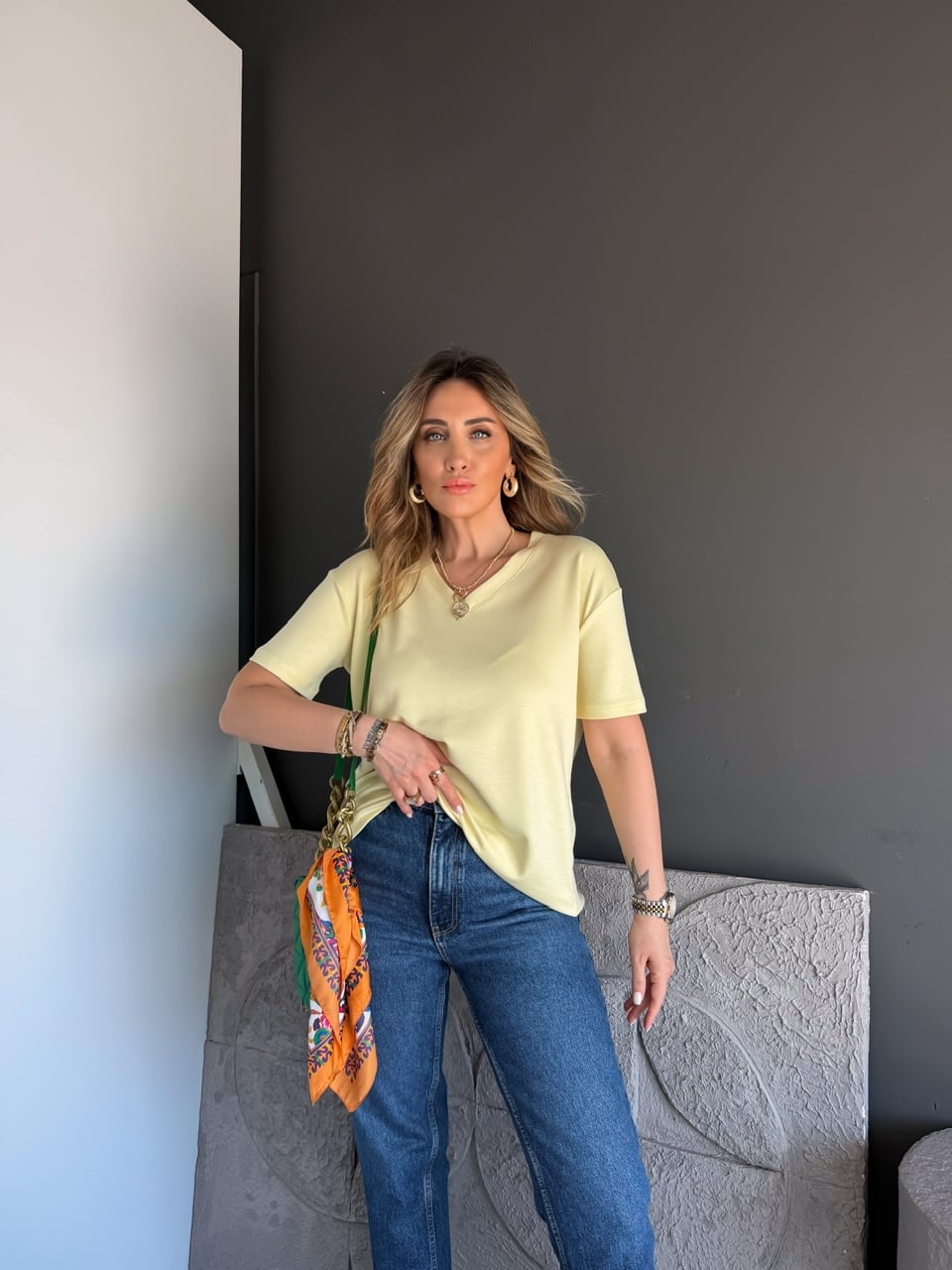 Sarı V Yaka Modal Basic Tshirt