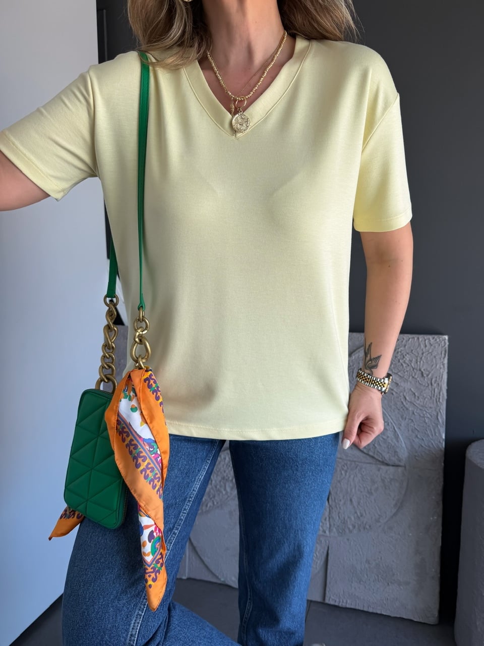 Sarı V Yaka Modal Basic Tshirt