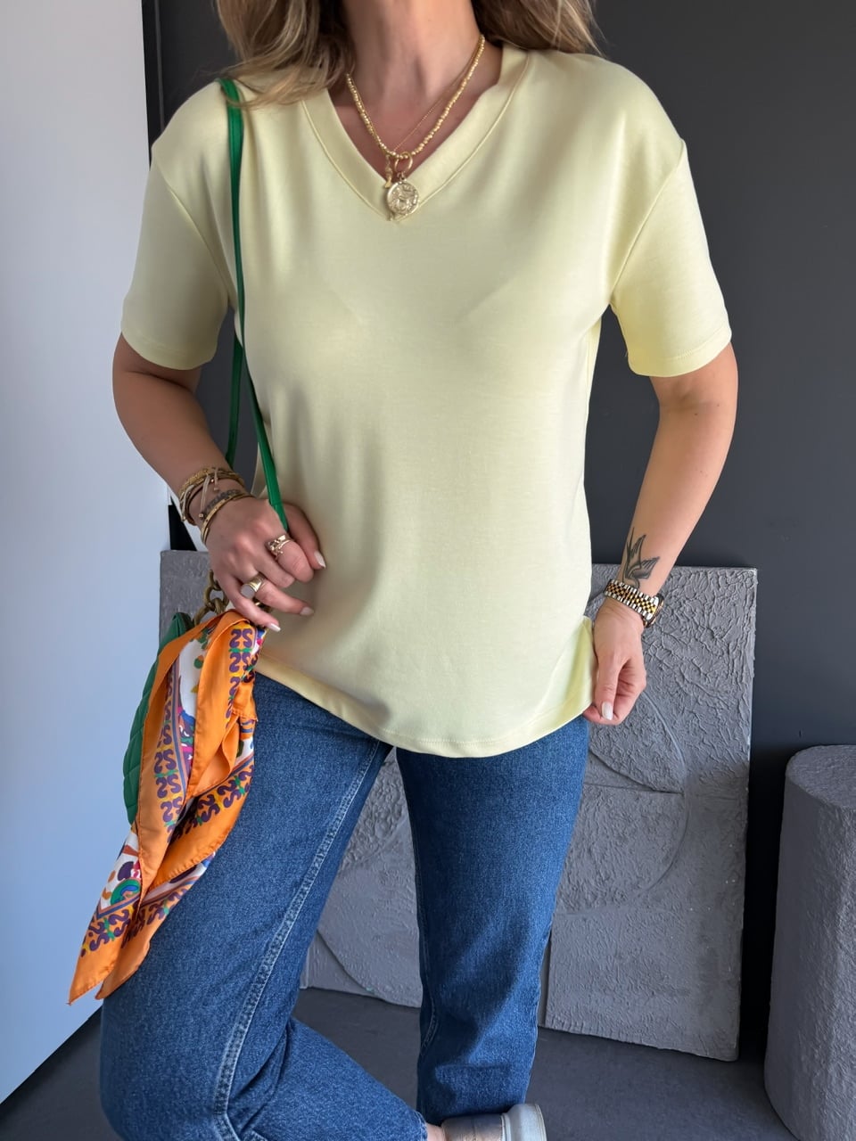 Sarı V Yaka Modal Basic Tshirt