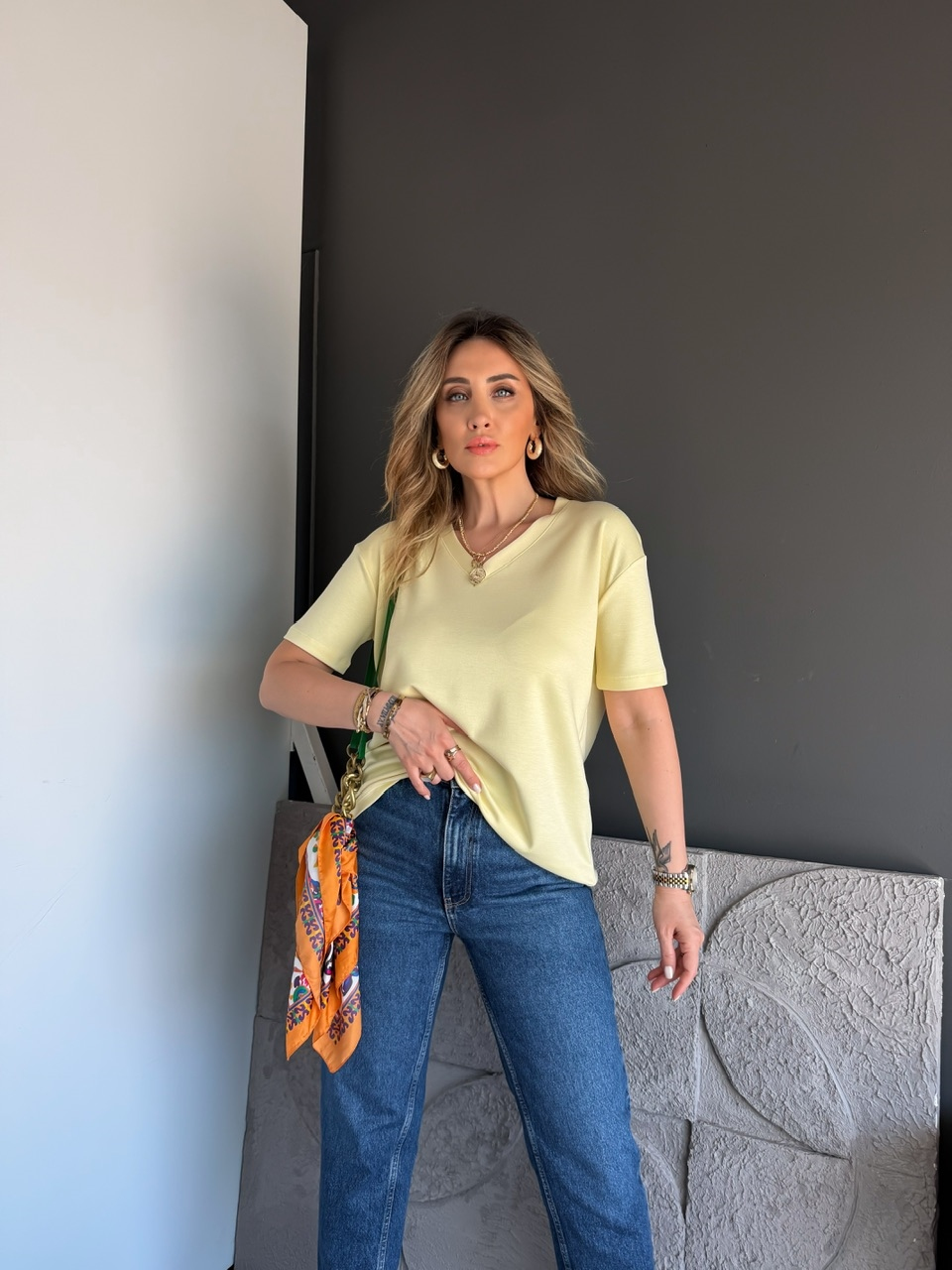 Sarı V Yaka Modal Basic Tshirt