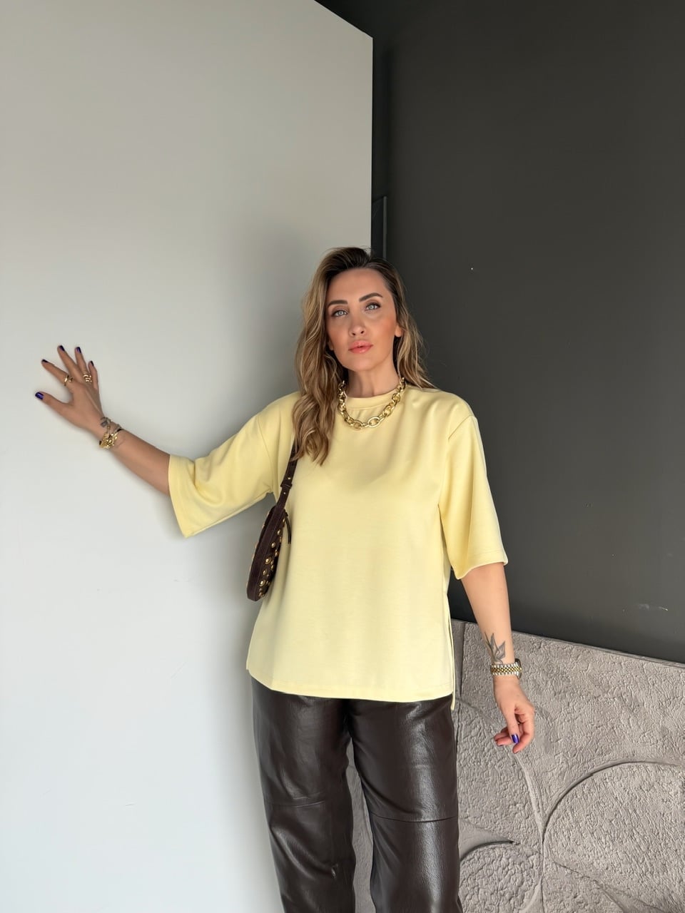 Sarı Yırtmaçlı Salaş Tshirt