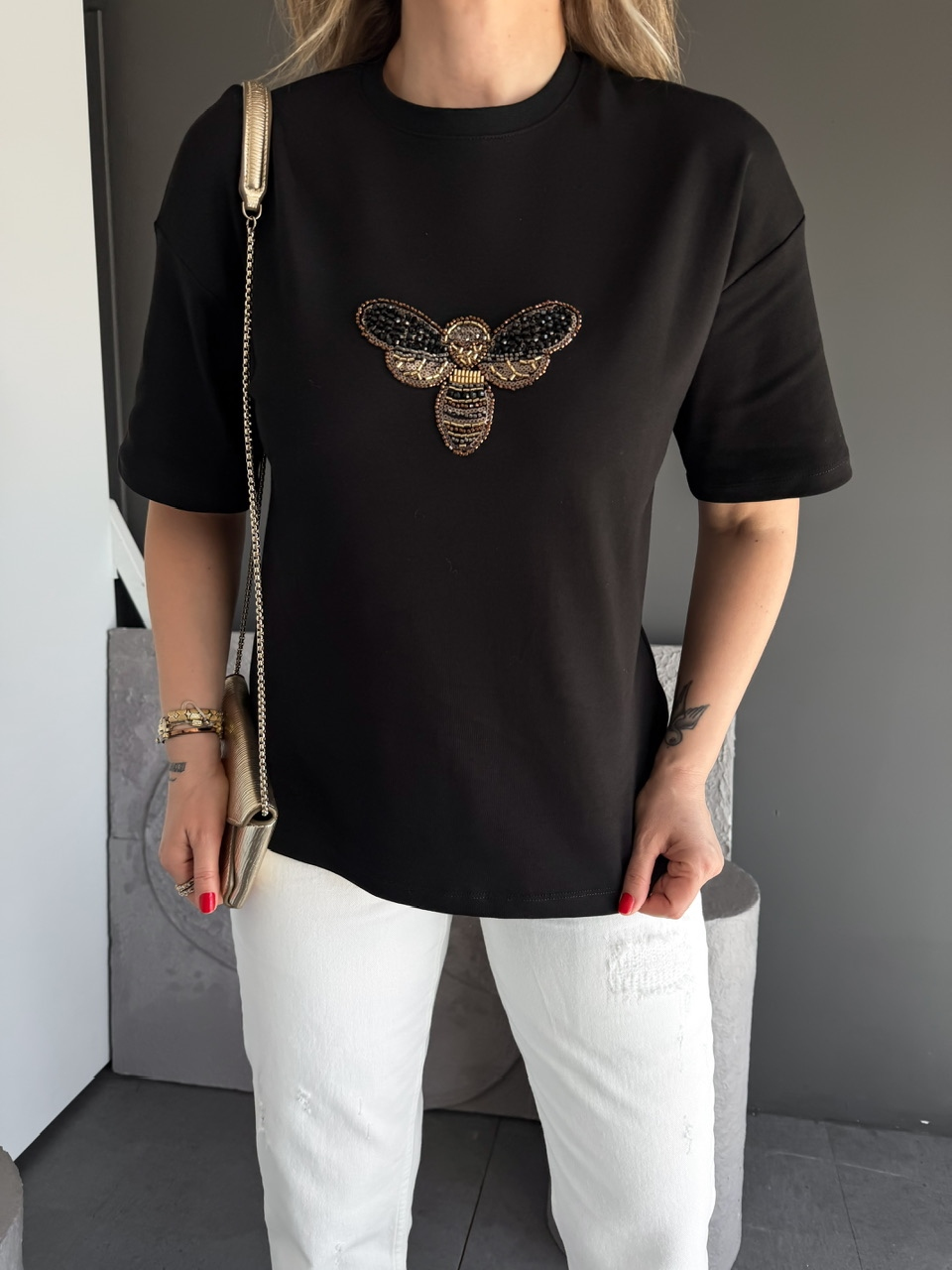Siyah Arı İşlemeli Cotton Tshirt