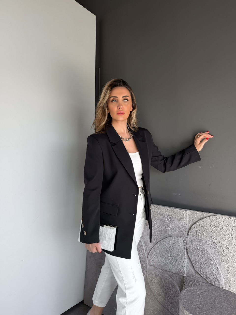 Siyah Asimetrik Düğmeli Blazer Ceket