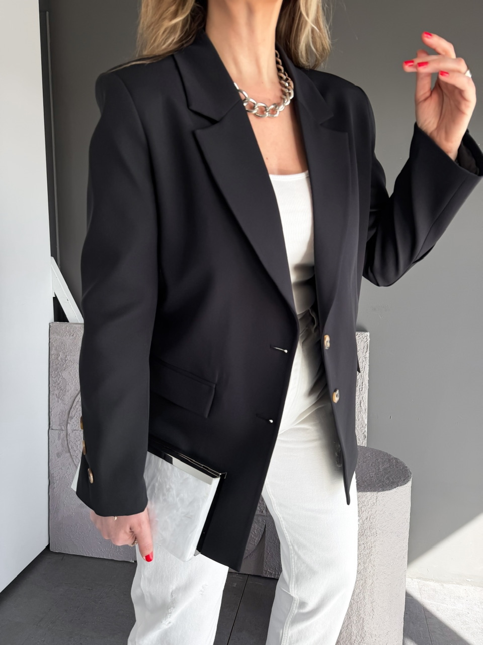 Siyah Asimetrik Düğmeli Blazer Ceket