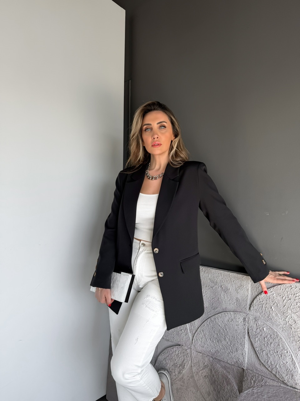 Siyah Asimetrik Düğmeli Blazer Ceket