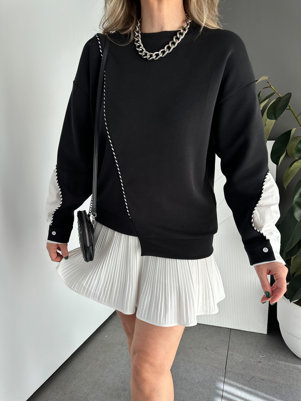 Siyah Asimetrik Gömlek Detaylı Sweatshirt