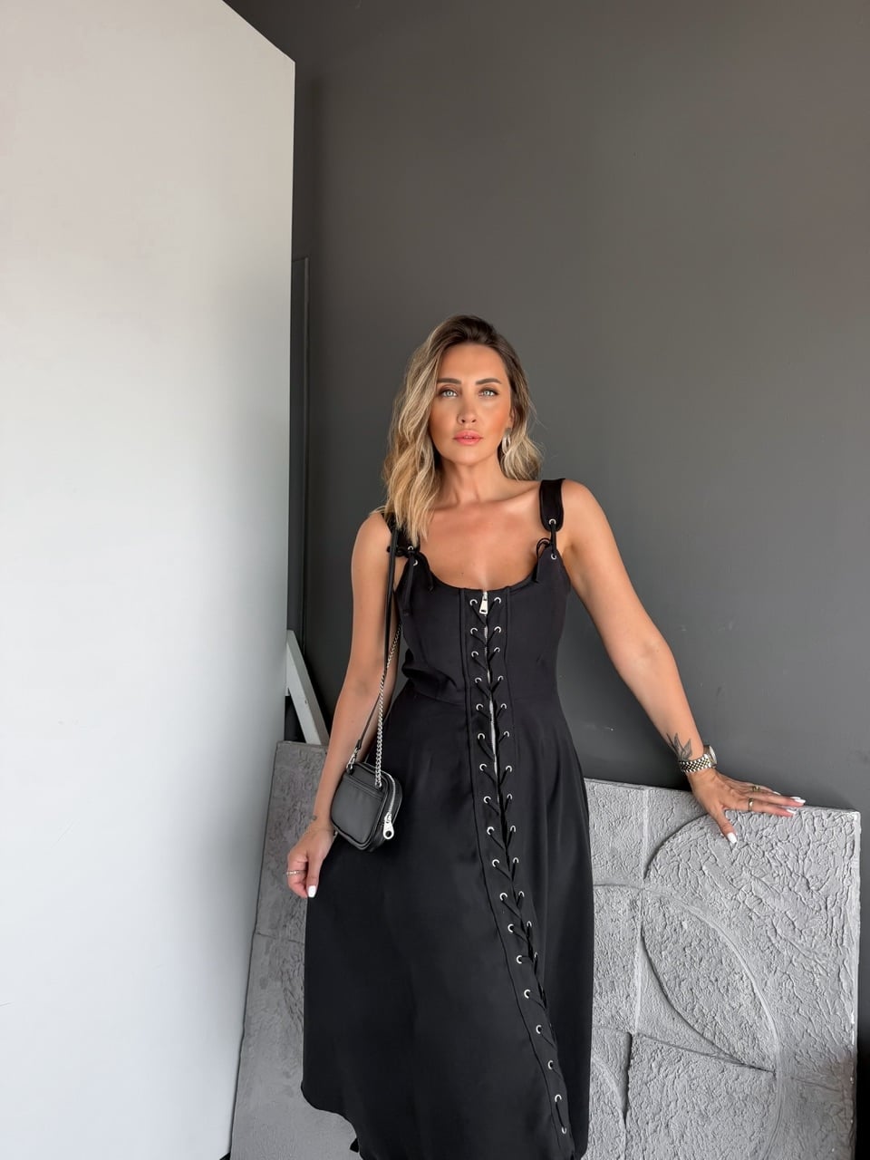 Siyah Asimetrik İpli Tasarım Elbise