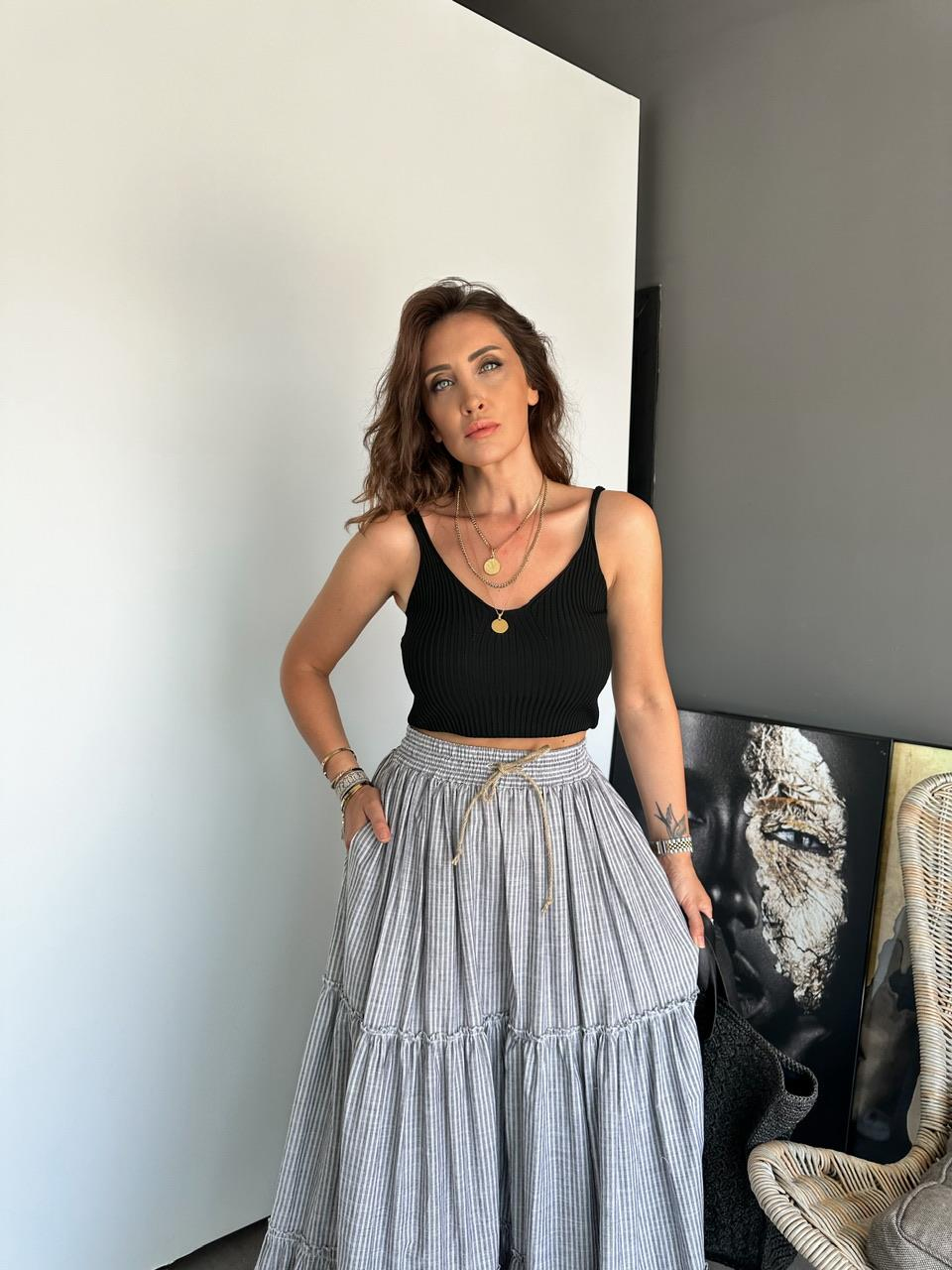 Siyah Askılı Triko Crop