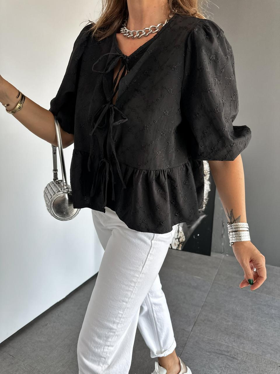 Siyah Bağcıklı Fistolu Bluz
