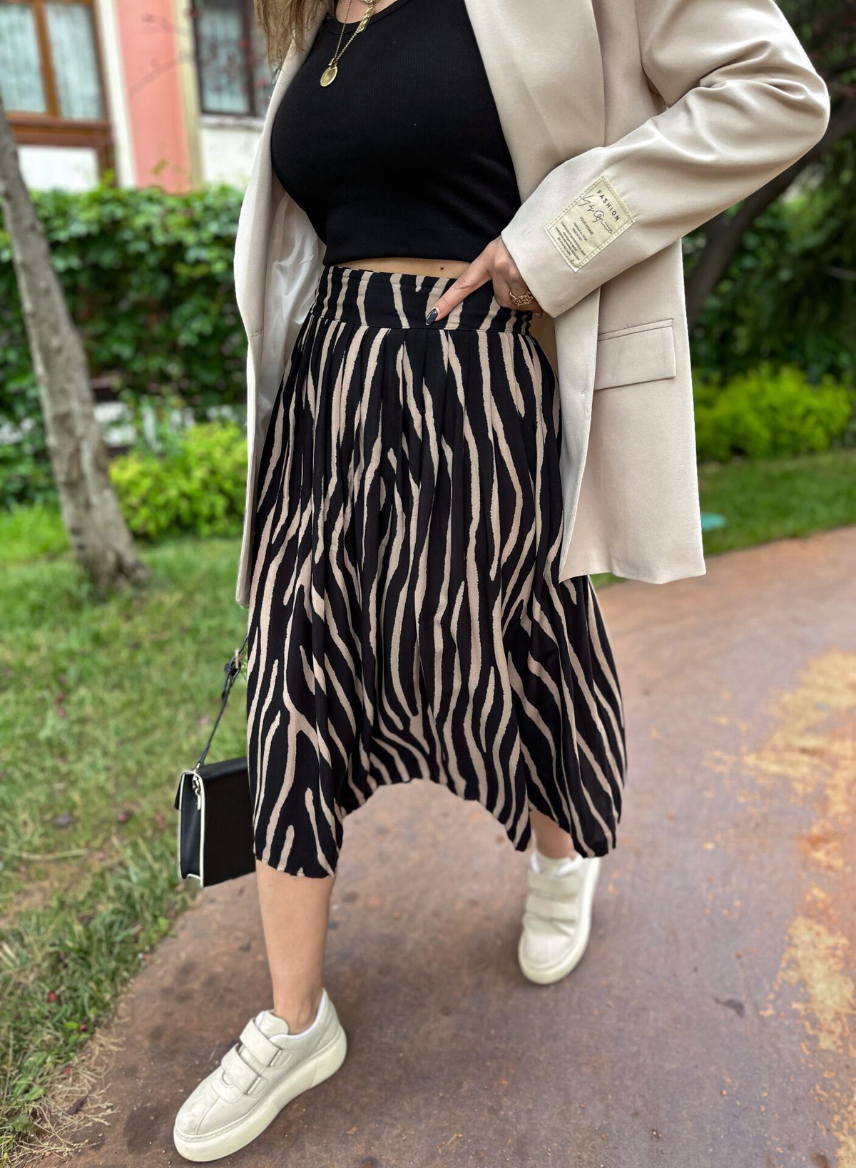Siyah Bej Zebra Desenli Etek