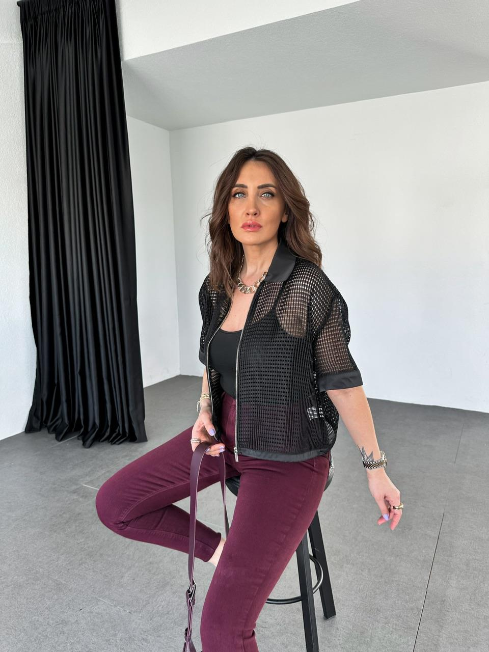 Siyah Beli Büzülebilir File Ceket