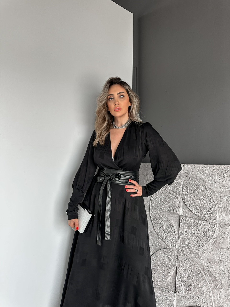 Siyah Beli Deri Kemerli Şifon Elbise