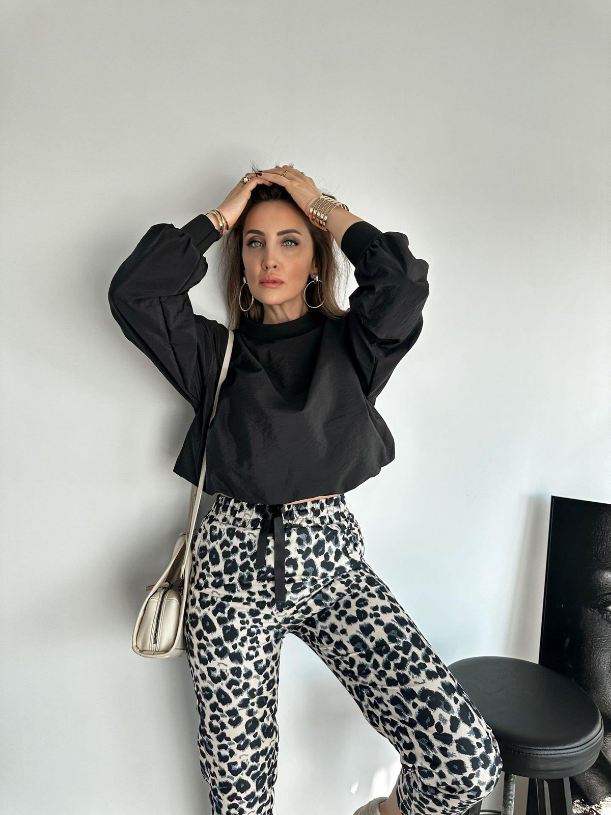 Siyah Beli Lastikli Paraşüt Sweatshirt