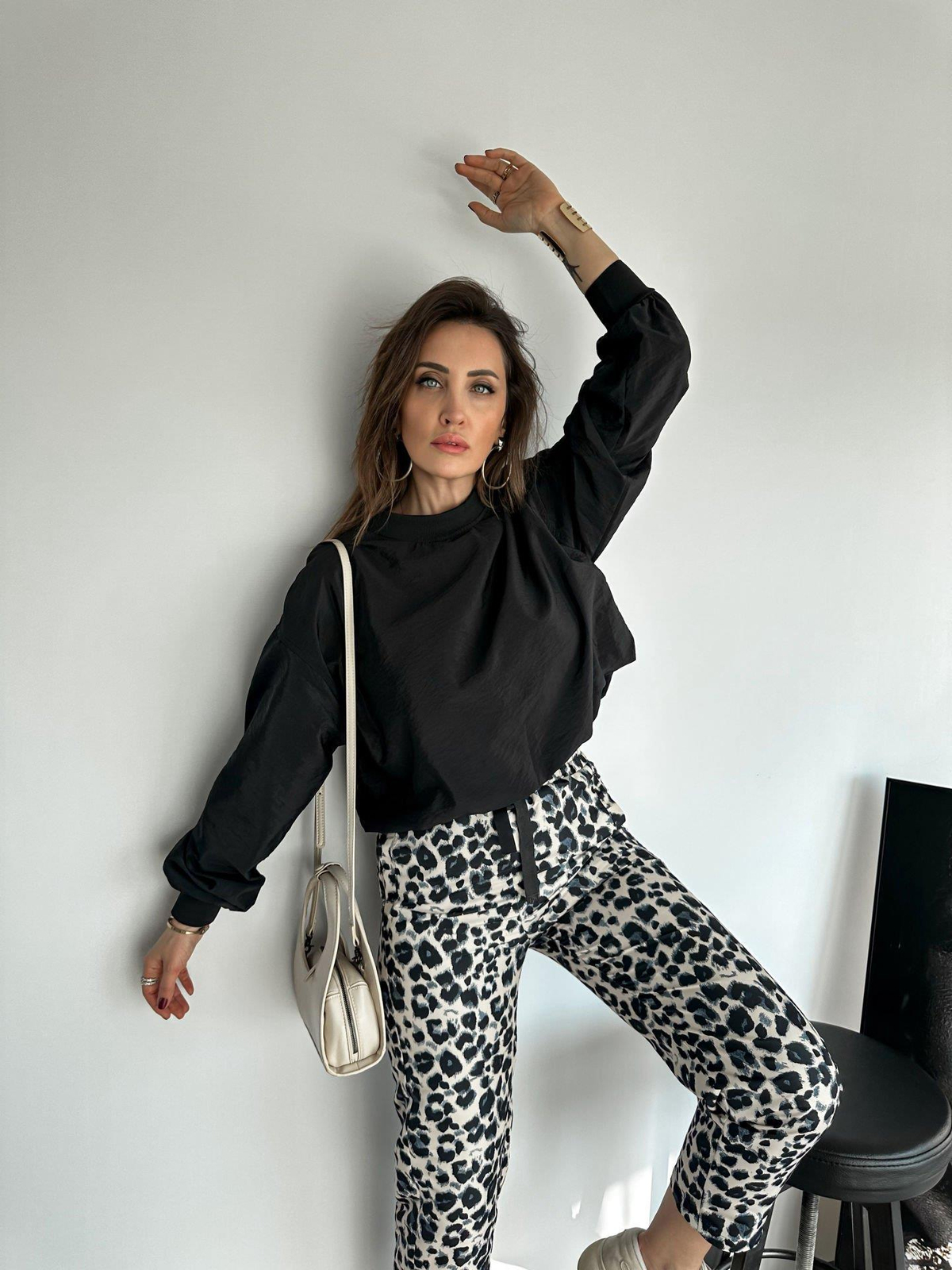 Siyah Beli Lastikli Paraşüt Sweatshirt