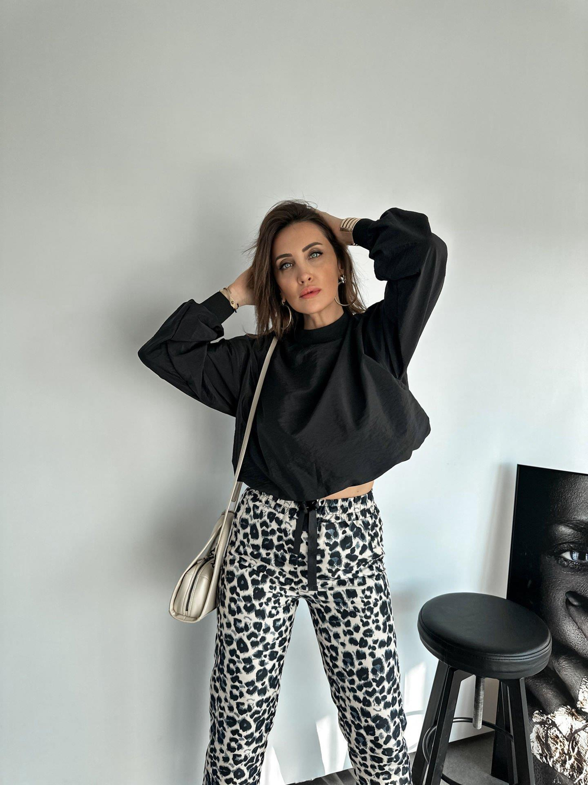 Siyah Beli Lastikli Paraşüt Sweatshirt