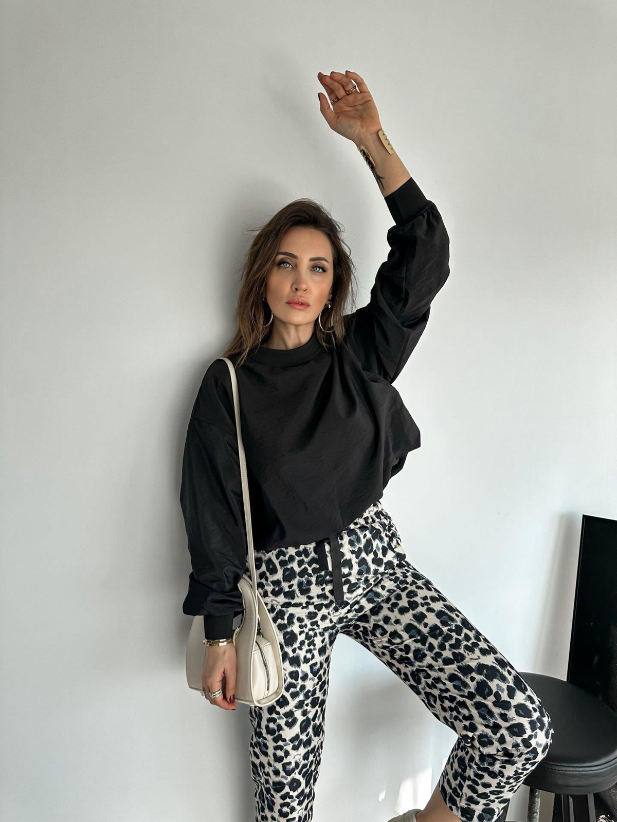 Siyah Beli Lastikli Paraşüt Sweatshirt