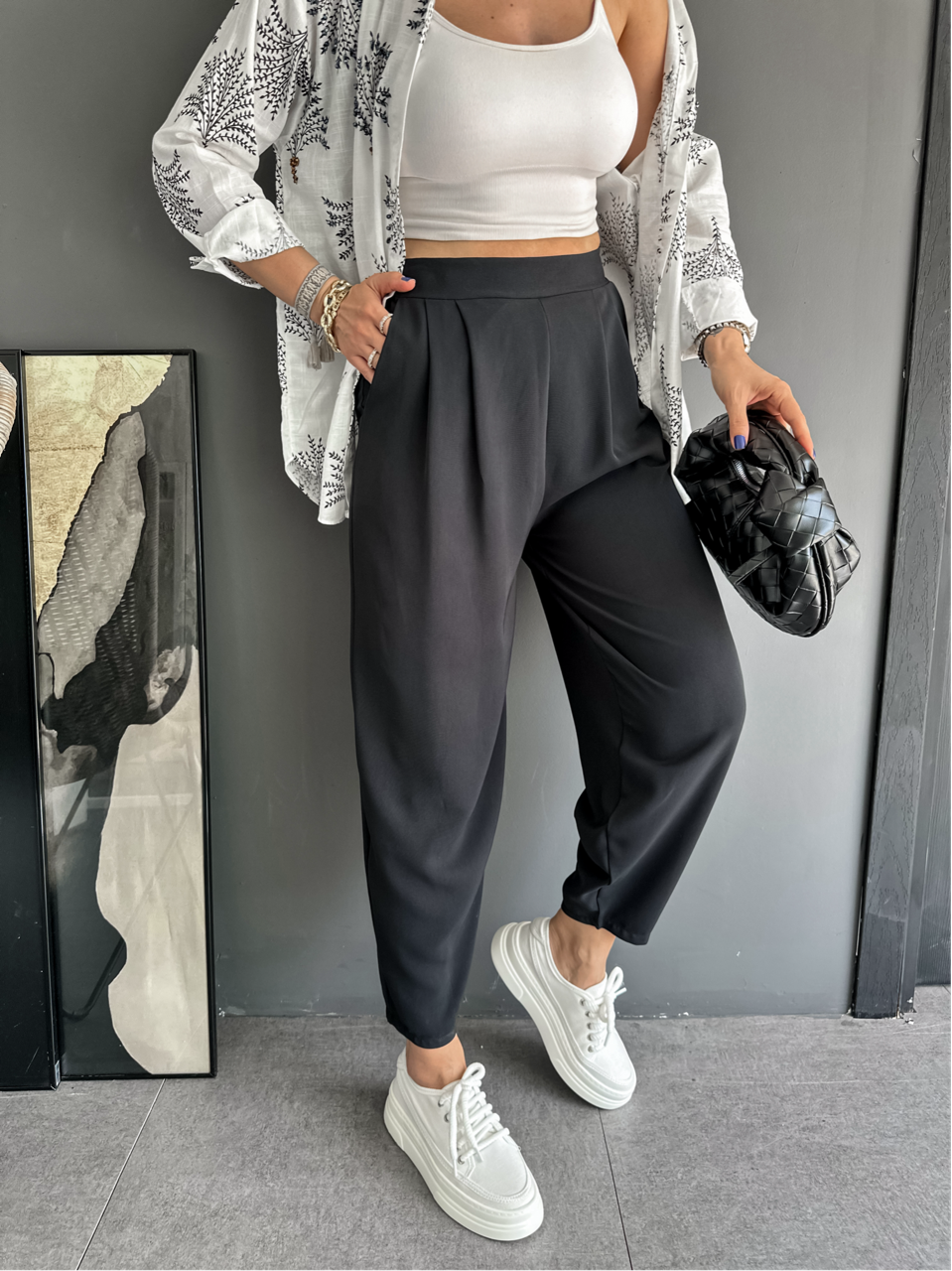 Siyah Beli Lastikli Pilili Pantolon