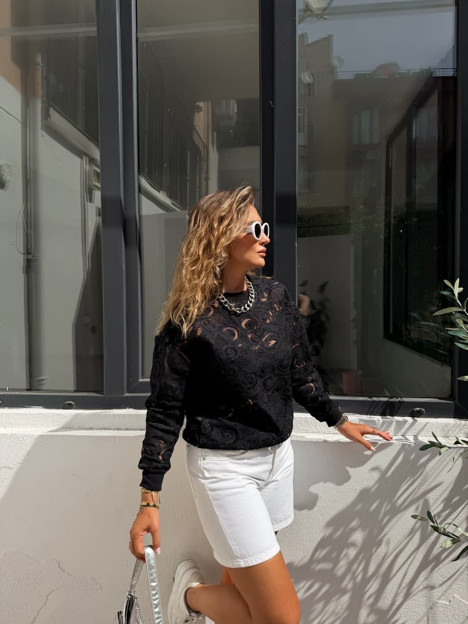 Siyah Bisiklet Yaka Dantelli Sweatshirt