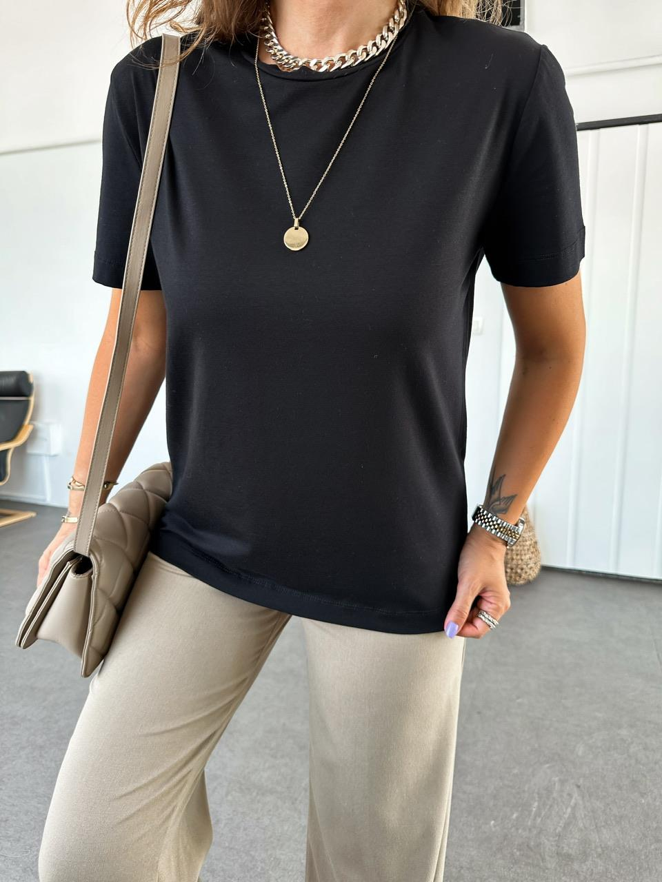 Siyah Bisiklet Yaka Premium Tshirt