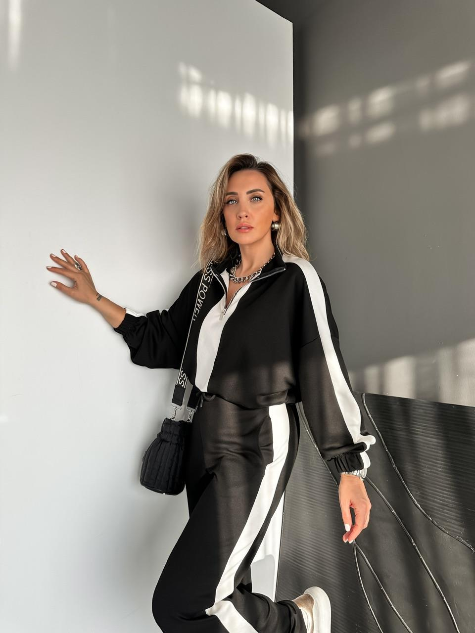 Siyah Blok Renkli Yakası Fermuarlı Takım